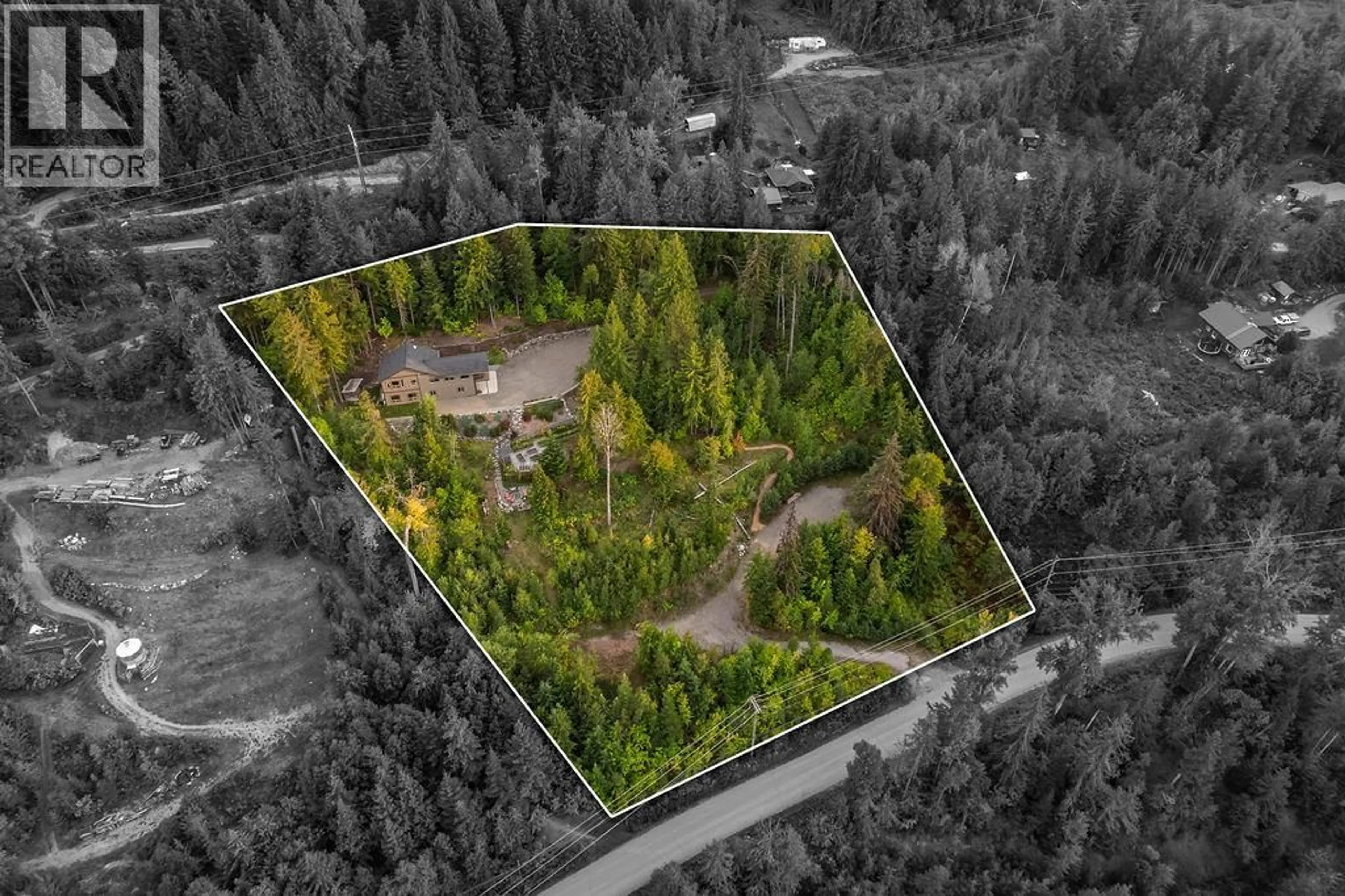 A pic from outside/outdoor area/front of a property/back of a property/a pic from drone, forest/trees view for 3329 KENVILLE MINE ROAD, Nelson British Columbia V1L6V6
