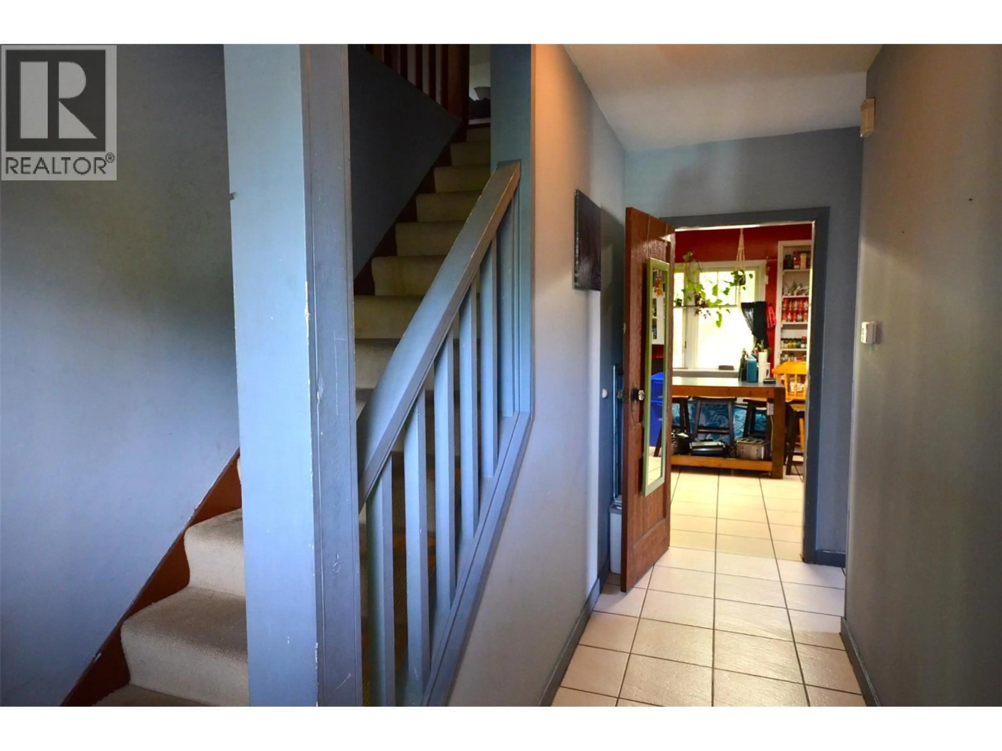 Indoor foyer for 2203 45 AVENUE, Vernon British Columbia V1T3M9