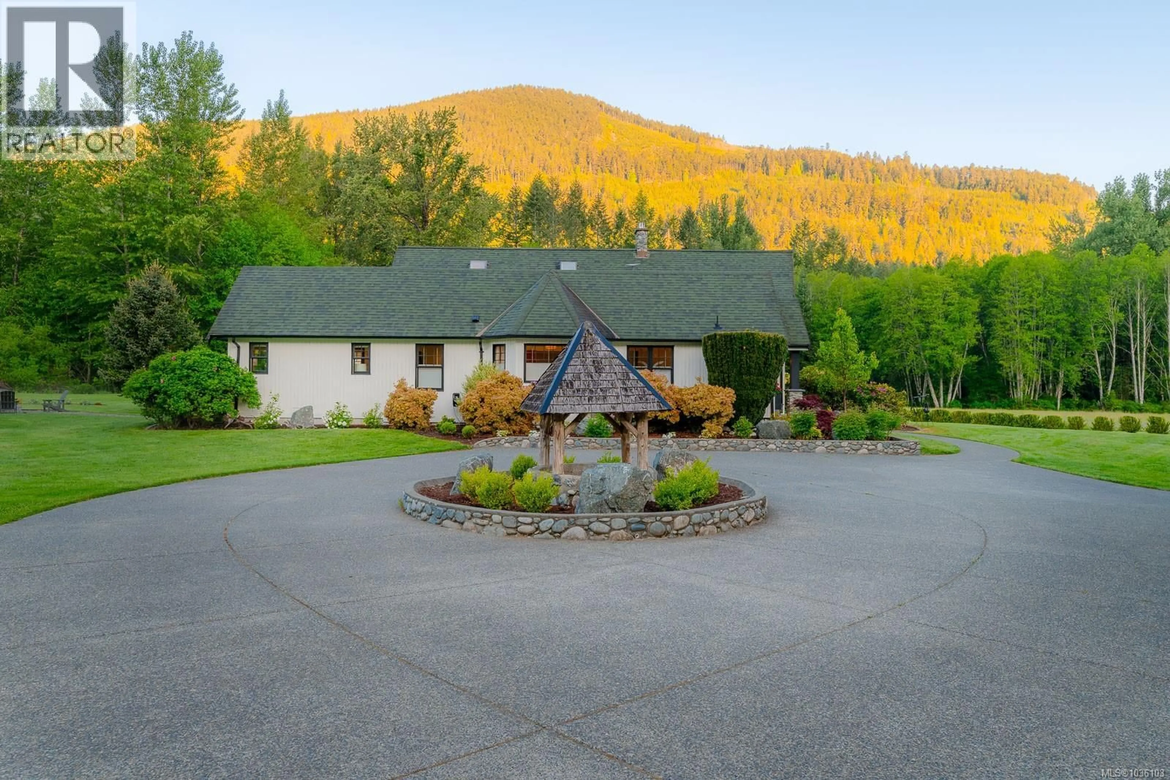 Patio, mountain view for 3775 MOUNTAIN ROAD, Duncan British Columbia V9L6N4