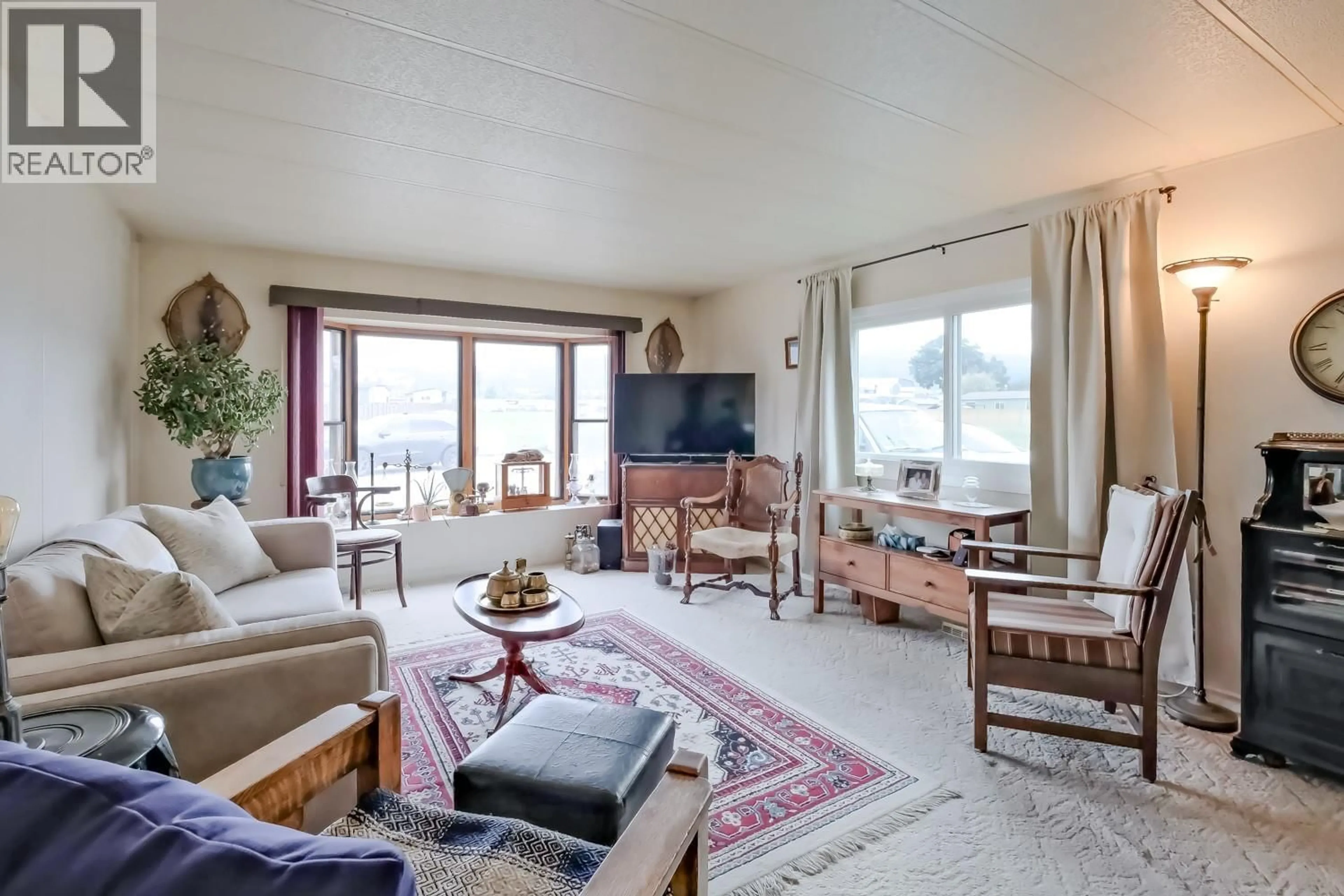 Living room with furniture, unknown for 47 - 720 COMMONWEALTH ROAD, Kelowna British Columbia V4V1R6