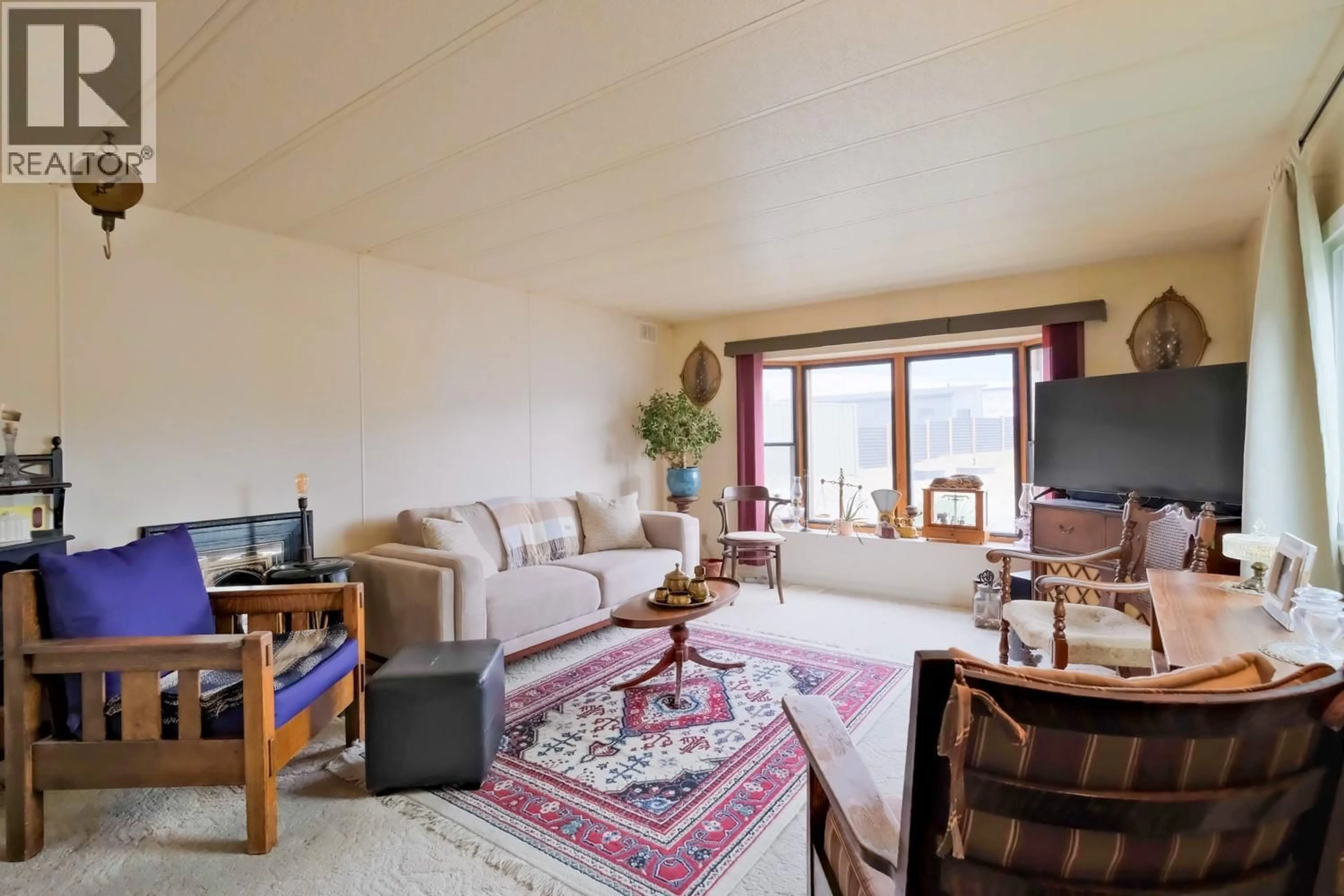 Living room with furniture, unknown for 47 - 720 COMMONWEALTH ROAD, Kelowna British Columbia V4V1R6