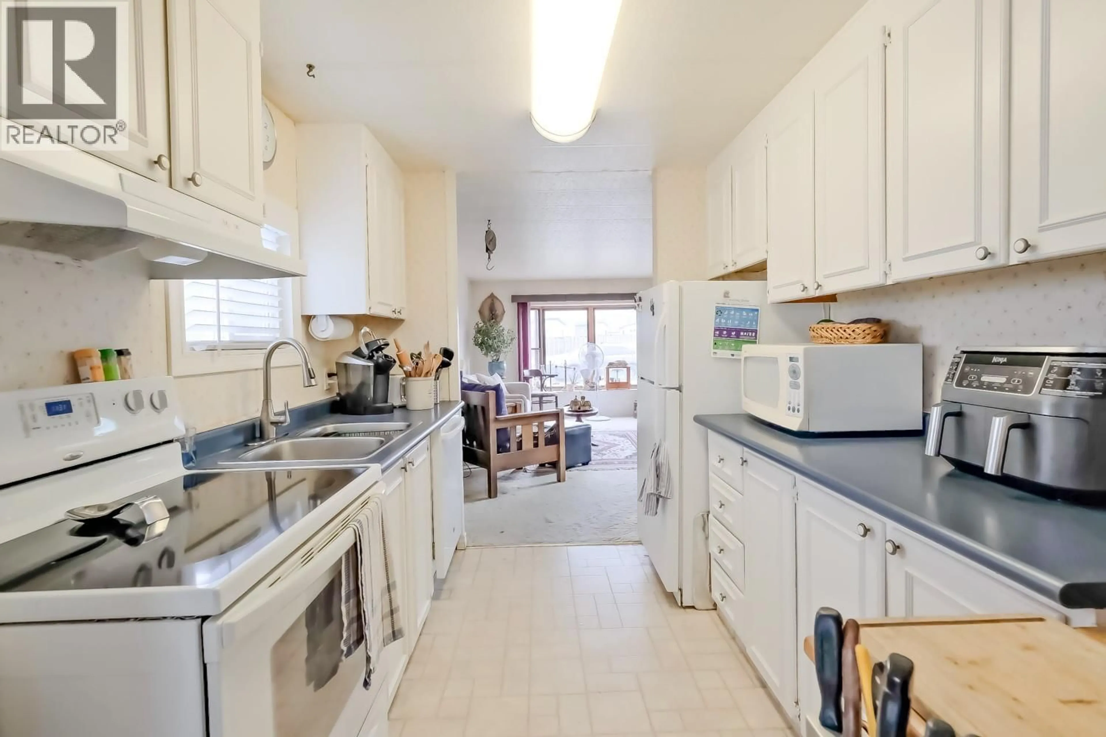 Standard kitchen, unknown for 47 - 720 COMMONWEALTH ROAD, Kelowna British Columbia V4V1R6