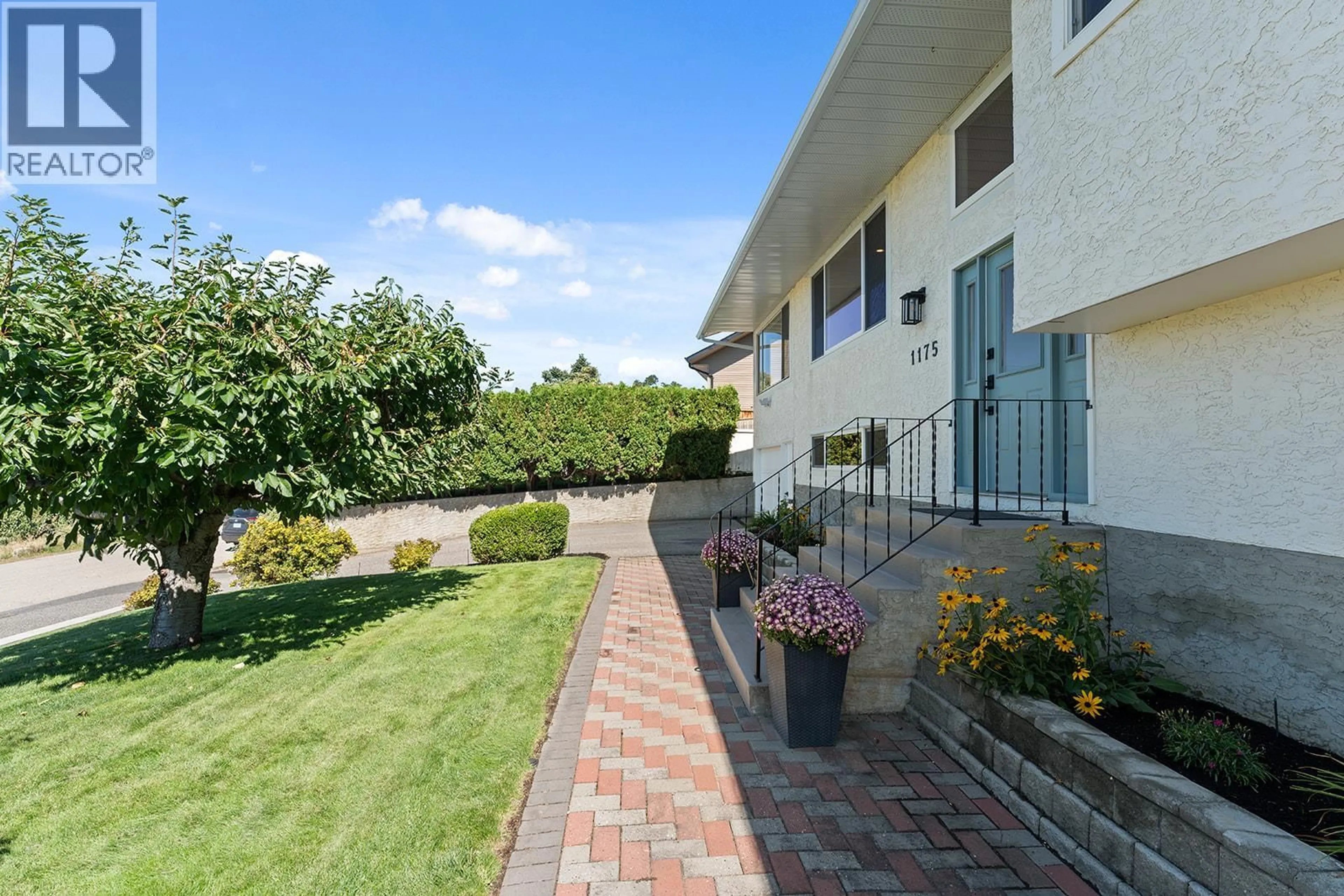 Patio, street for 1175 HILLCREST ROAD, Kelowna British Columbia V1P1B7