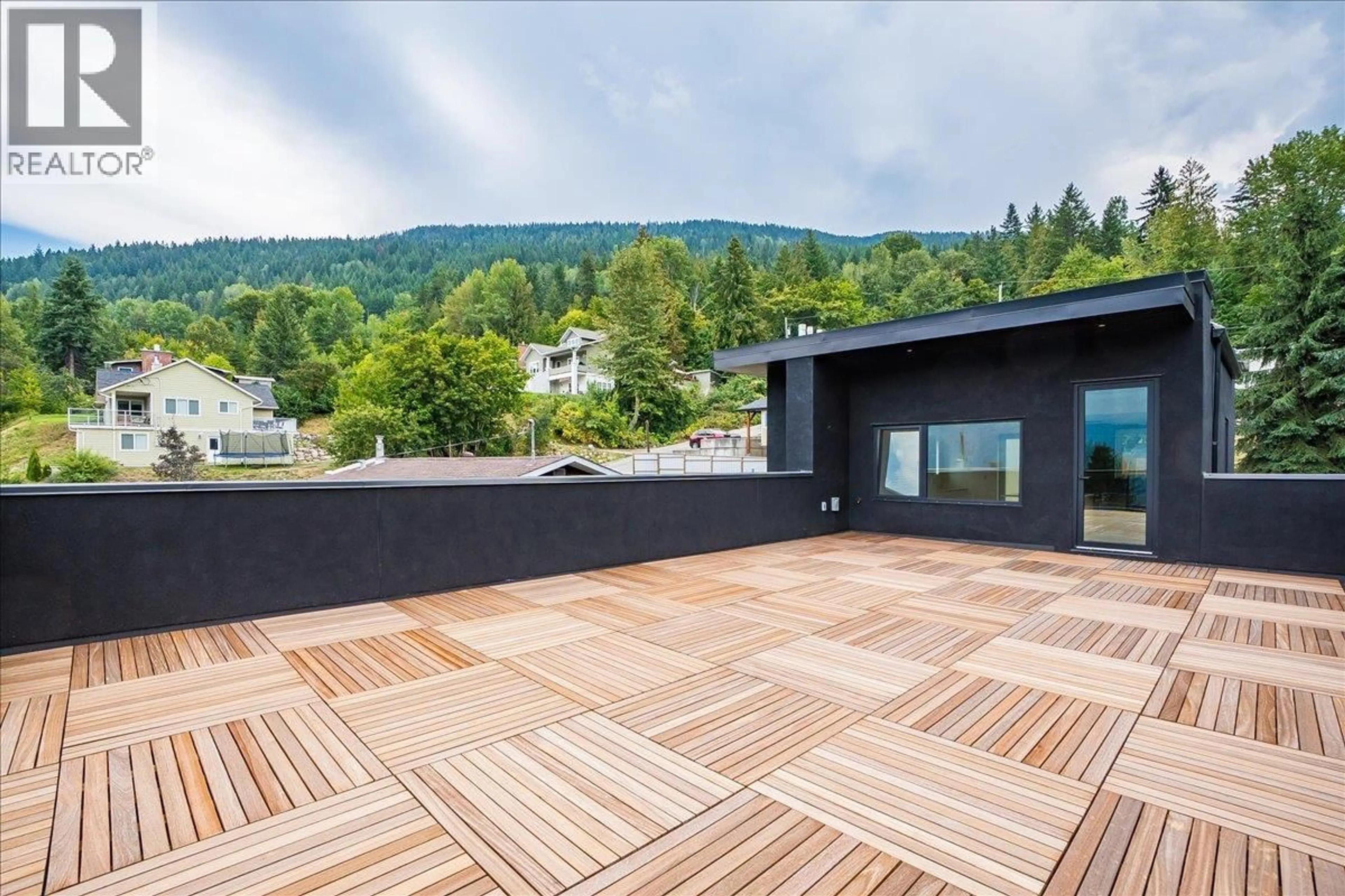 Patio, mountain view for C-620 RICHARDS STREET, Nelson British Columbia V1L5K5