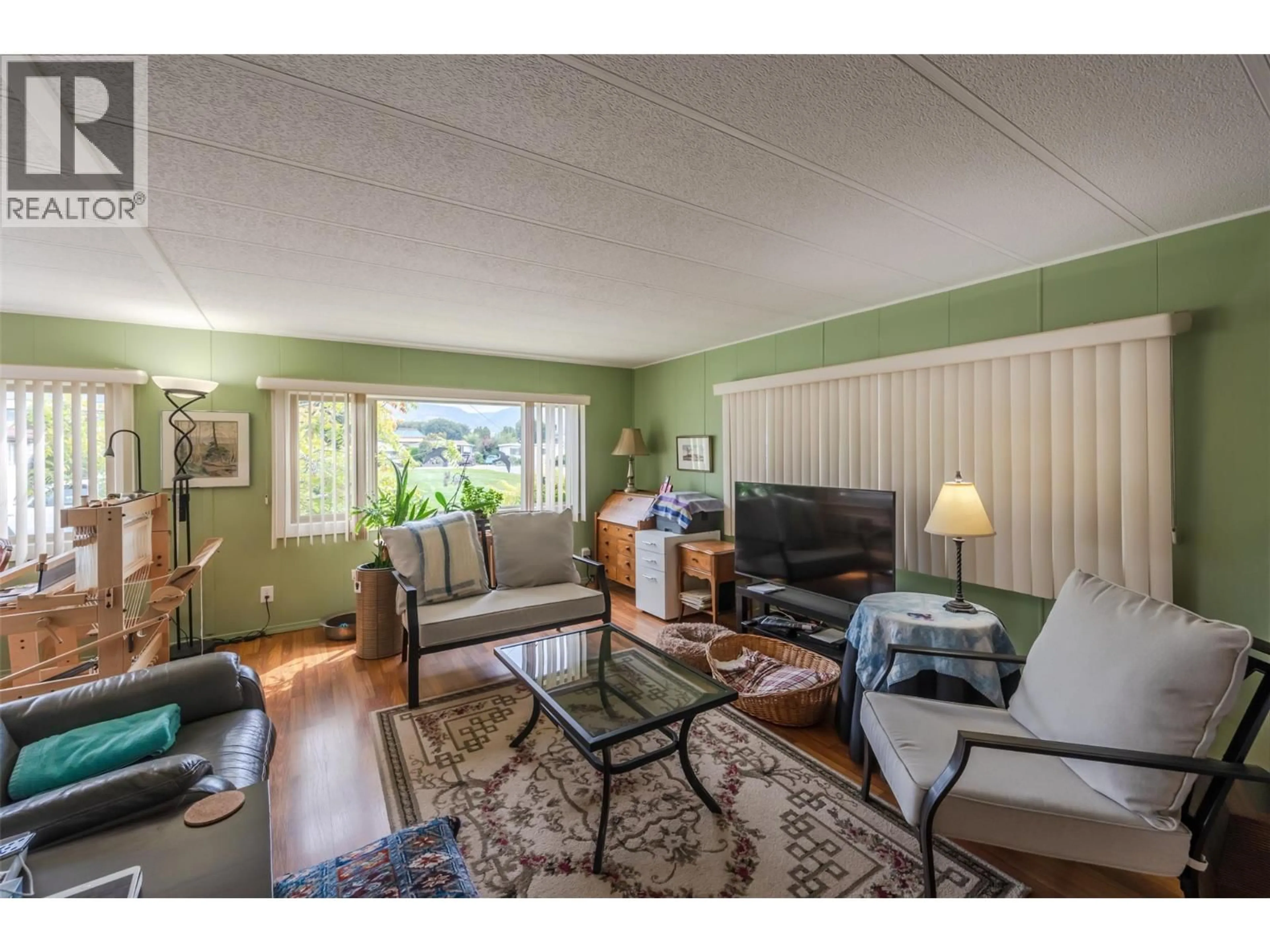 Living room with furniture, unknown for 65 - 999 BURNABY AVENUE, Penticton British Columbia V2A1G7