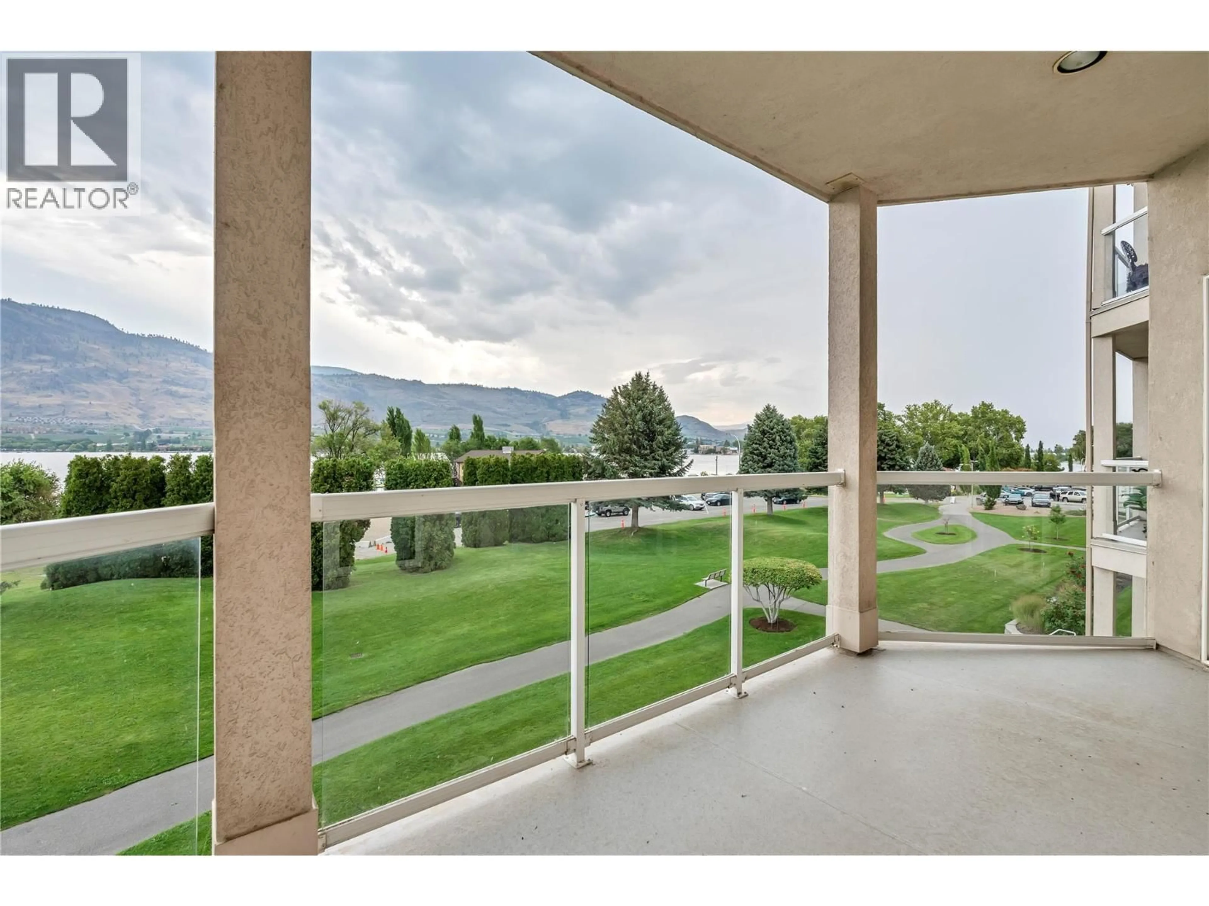 Patio, mountain view for 308 - 7803 SPARTAN DRIVE, Osoyoos British Columbia V0H1V7