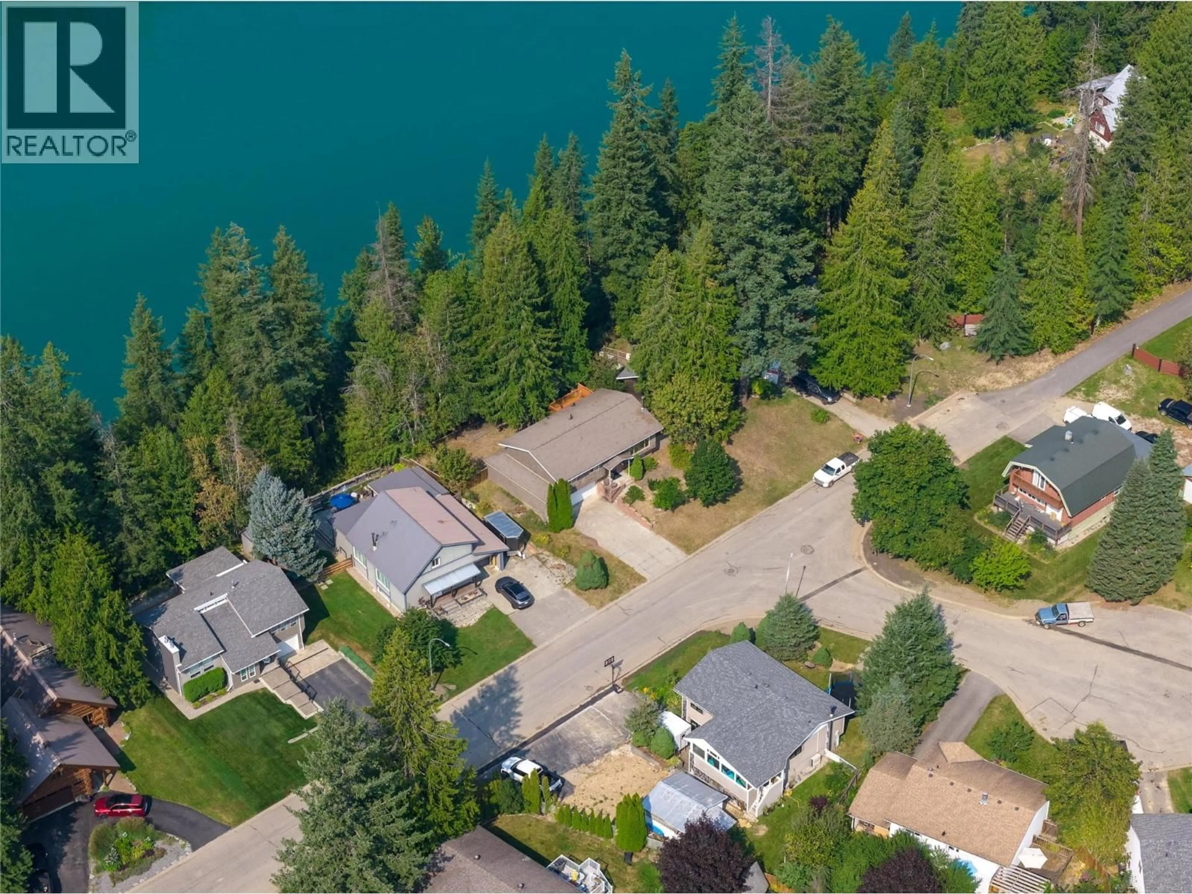 A pic from outside/outdoor area/front of a property/back of a property/a pic from drone, water/lake/river/ocean view for 387 PEARKES DRIVE, Revelstoke British Columbia V0E2S0