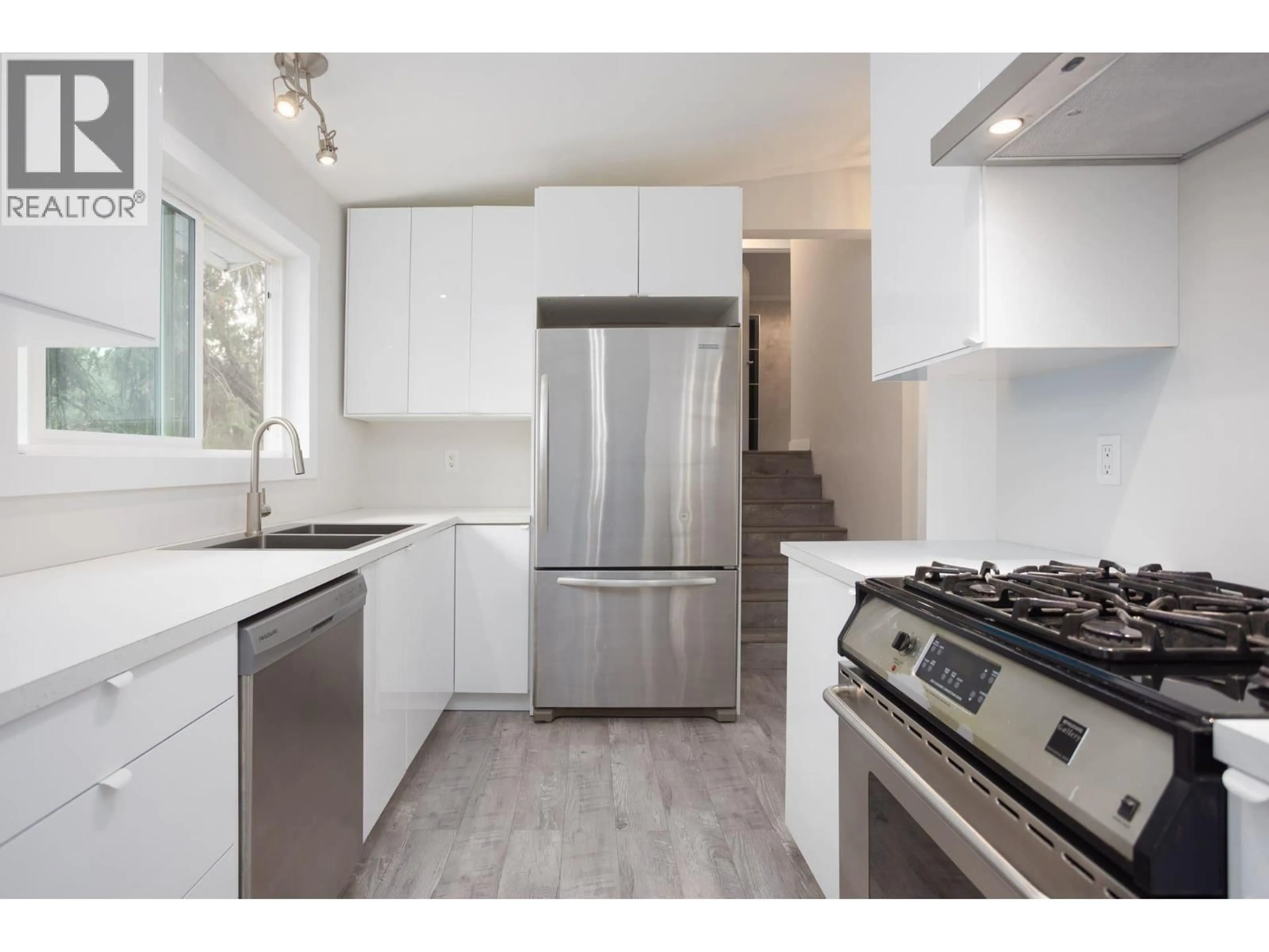 Unknown for 254 TERRACE DRIVE, Kelowna British Columbia V1V1G2