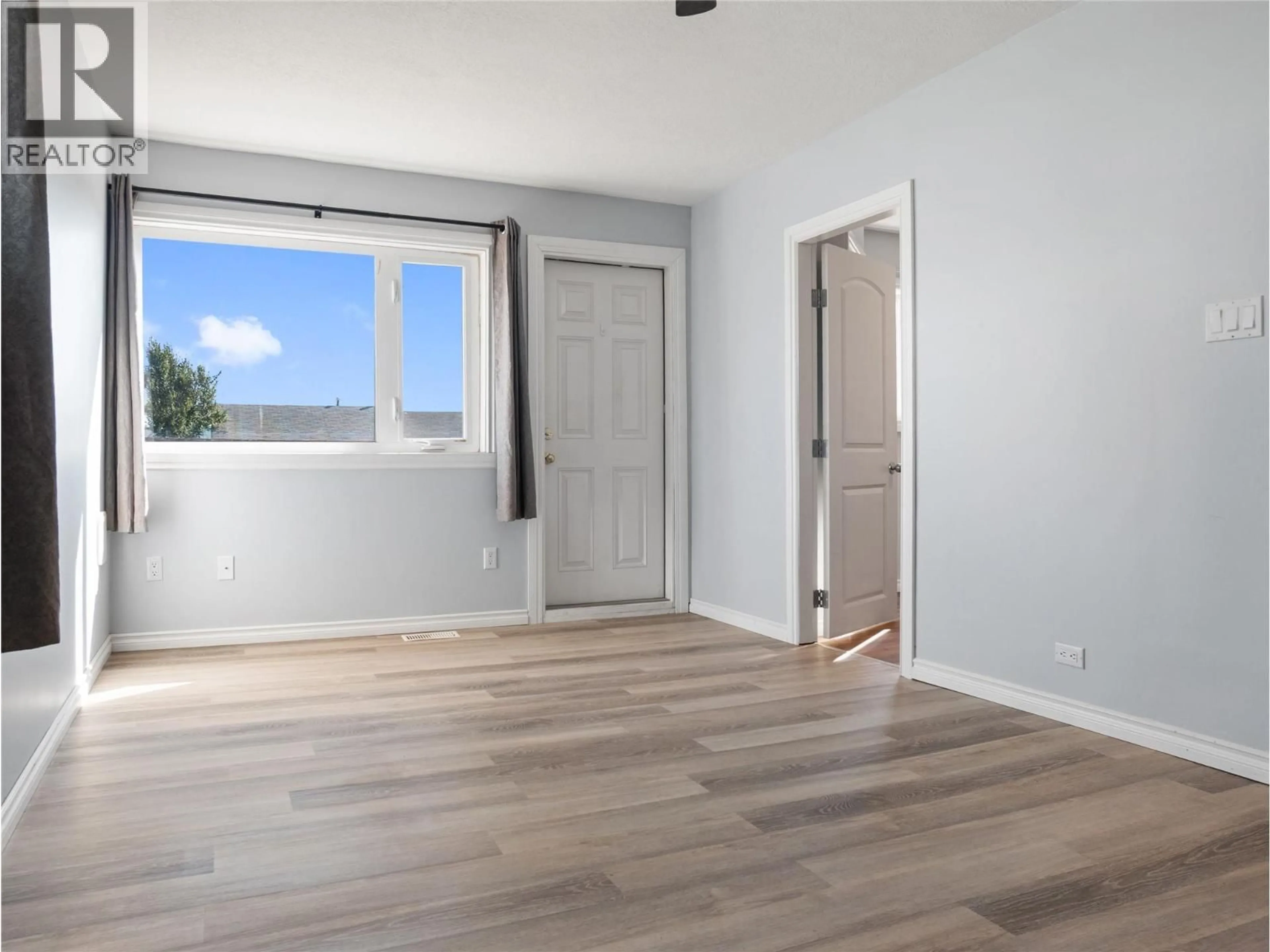 A pic of a room for 412 100 AVENUE, Dawson Creek British Columbia V1G1V7