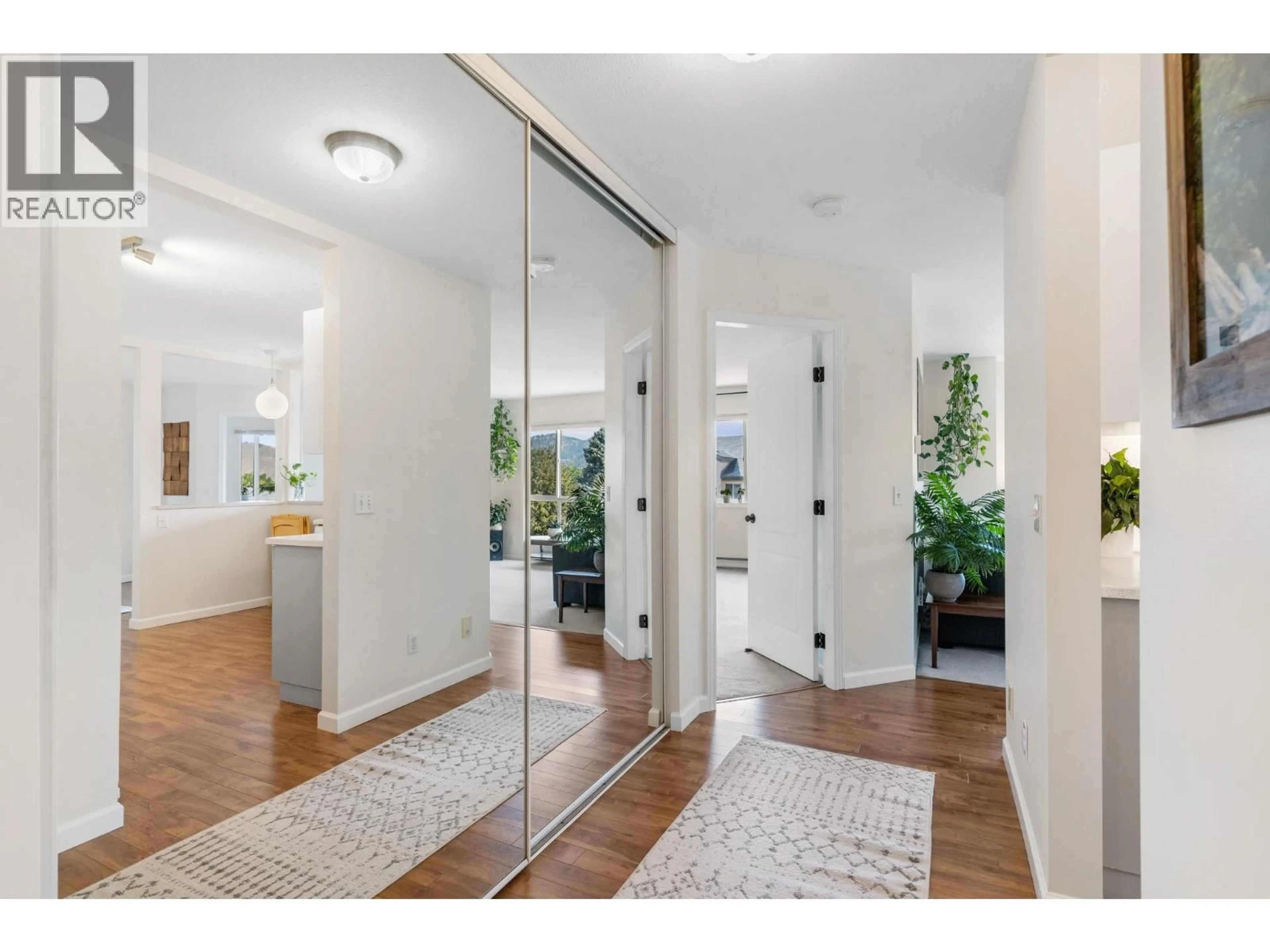 Indoor entryway for 303 - 709 HOUGHTON ROAD, Kelowna British Columbia V1X7J7