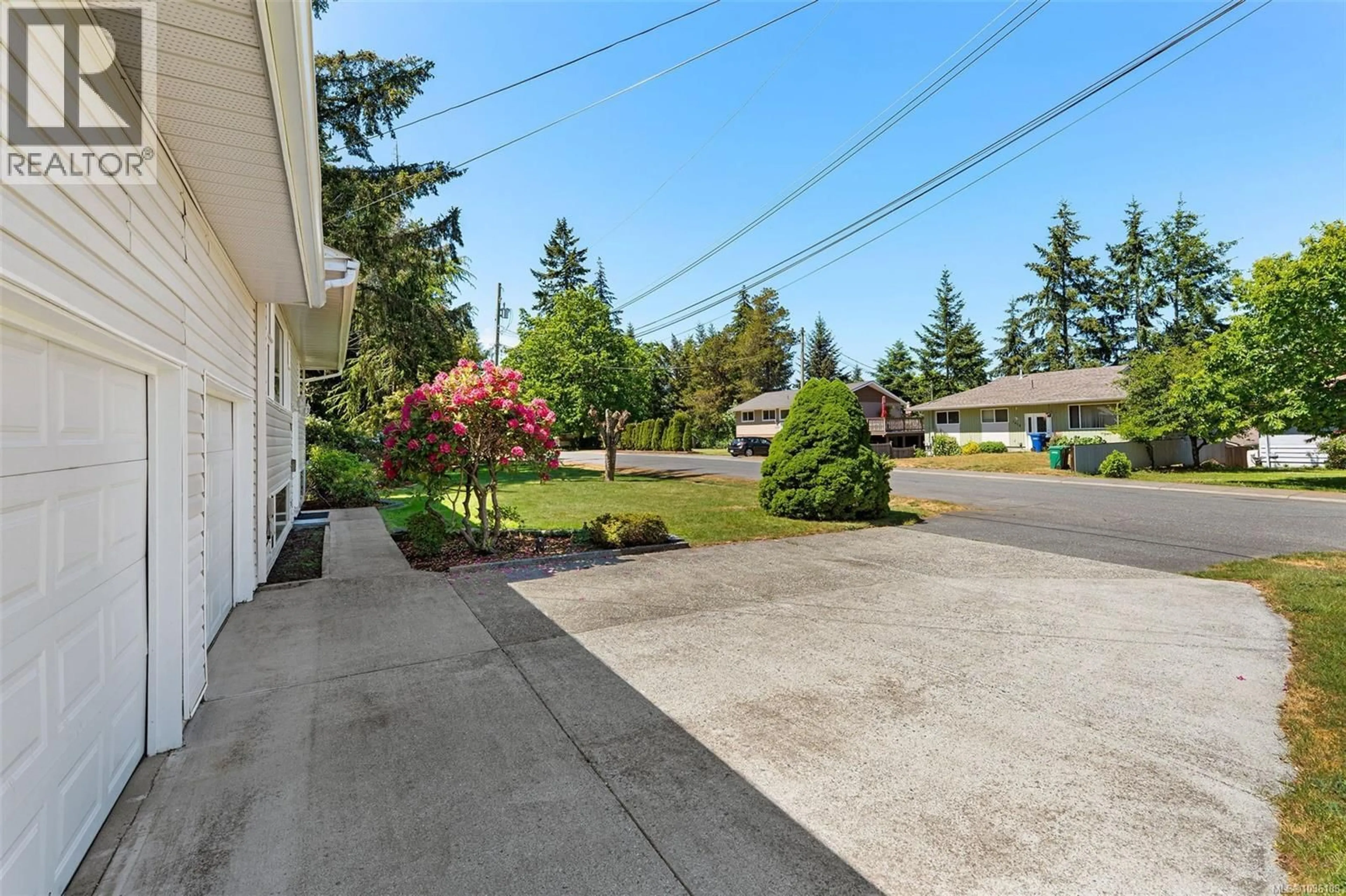 Patio, street for 1617 MOREY ROAD, Nanaimo British Columbia V9S1J6