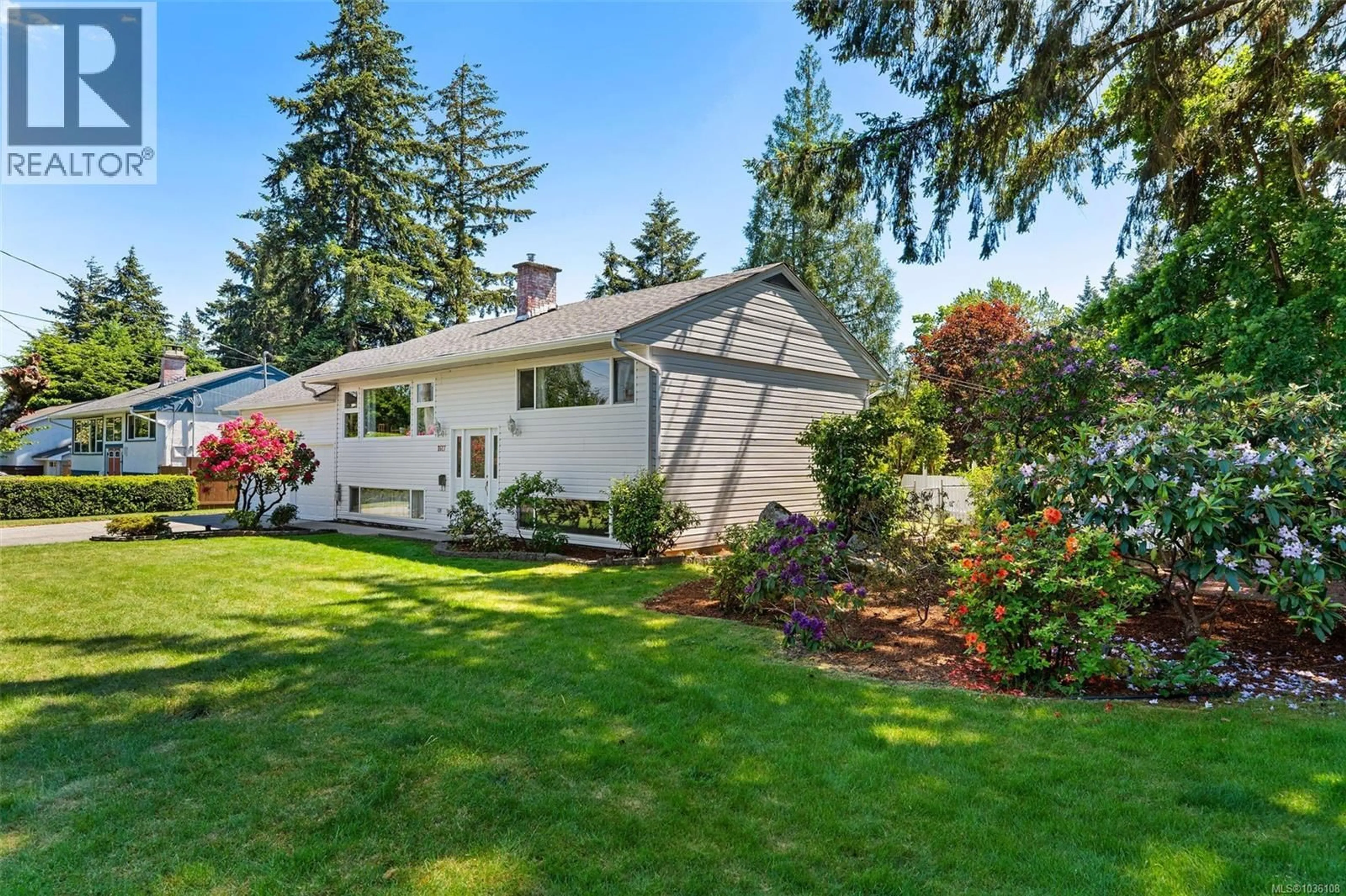 Home with vinyl exterior material, street for 1617 MOREY ROAD, Nanaimo British Columbia V9S1J6
