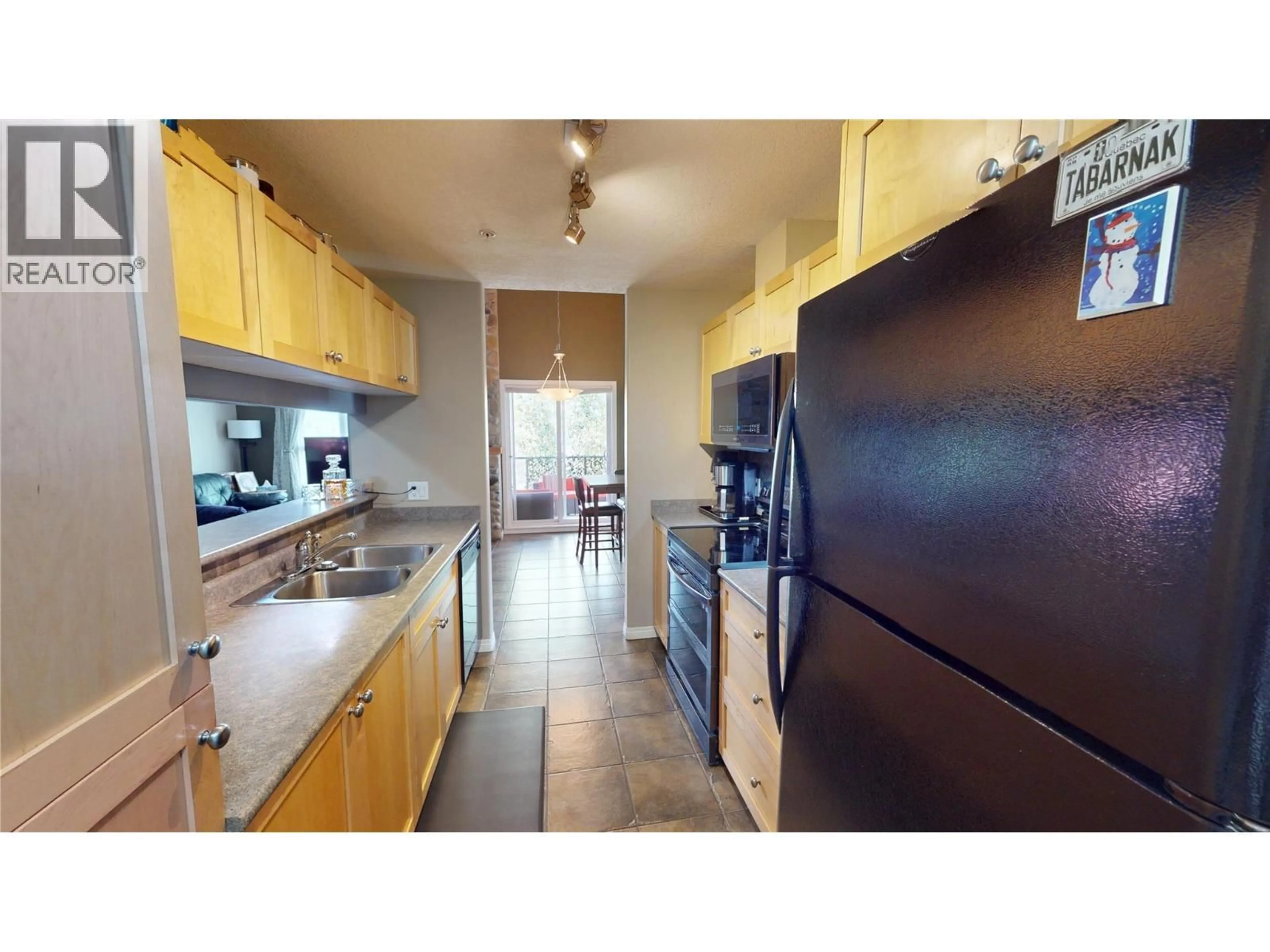 Standard kitchen, unknown for 316 - 4767 FORSTERS LANDING ROAD, Radium Hot Springs British Columbia V0A1M0