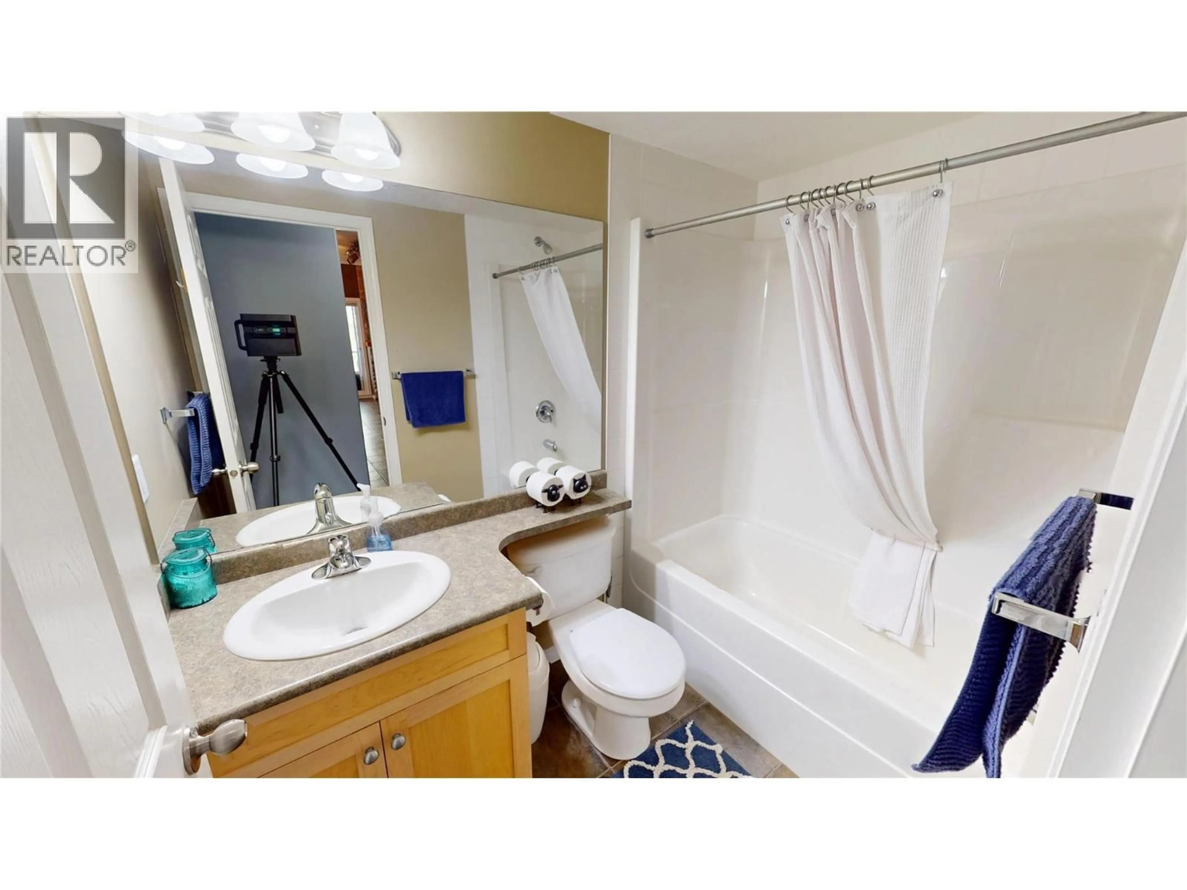 Standard bathroom, ceramic/tile floor for 316 - 4767 FORSTERS LANDING ROAD, Radium Hot Springs British Columbia V0A1M0