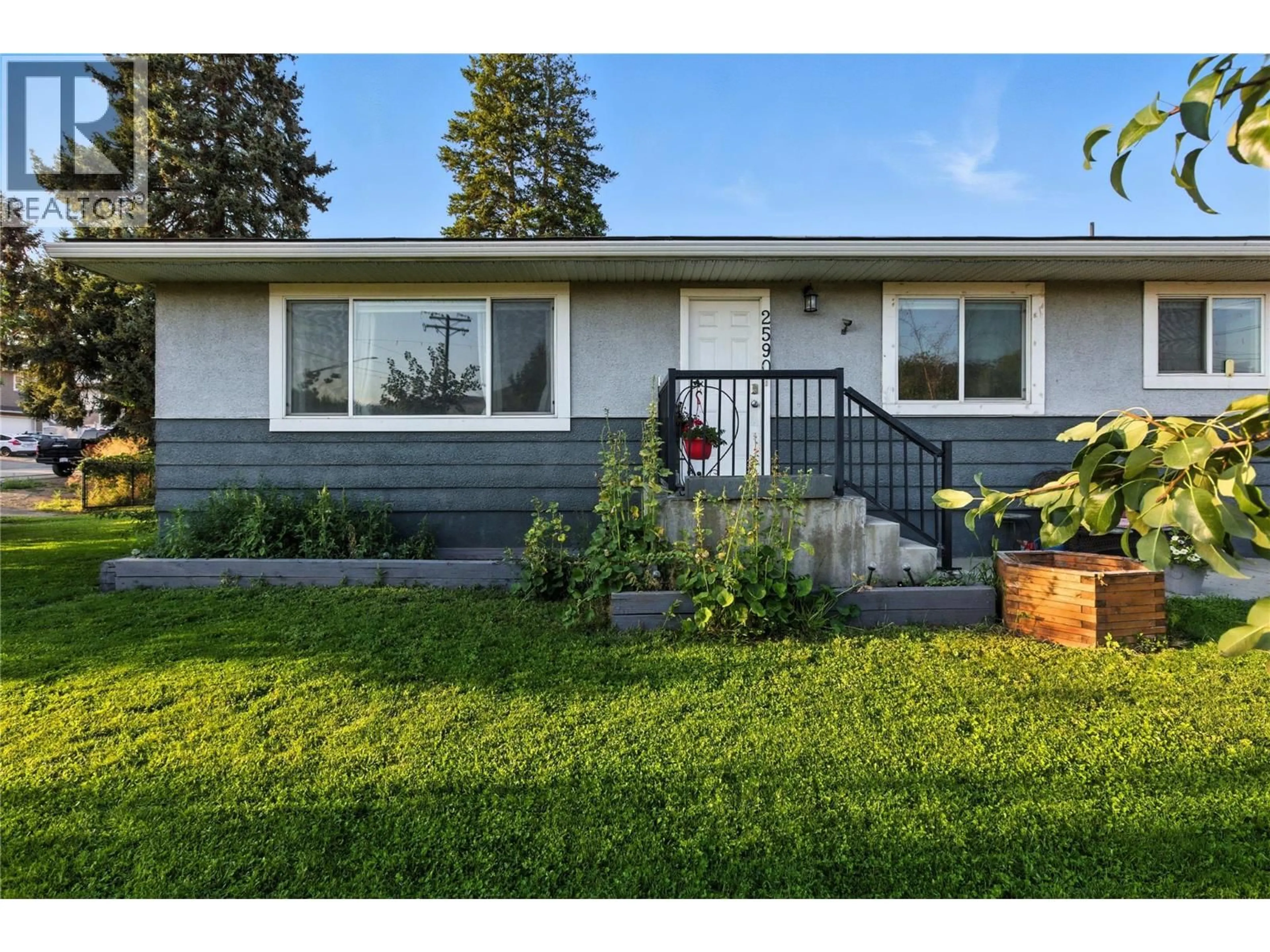 Home with vinyl exterior material, street for 2590 TRANQUILLE ROAD, Kamloops British Columbia V2B3N8