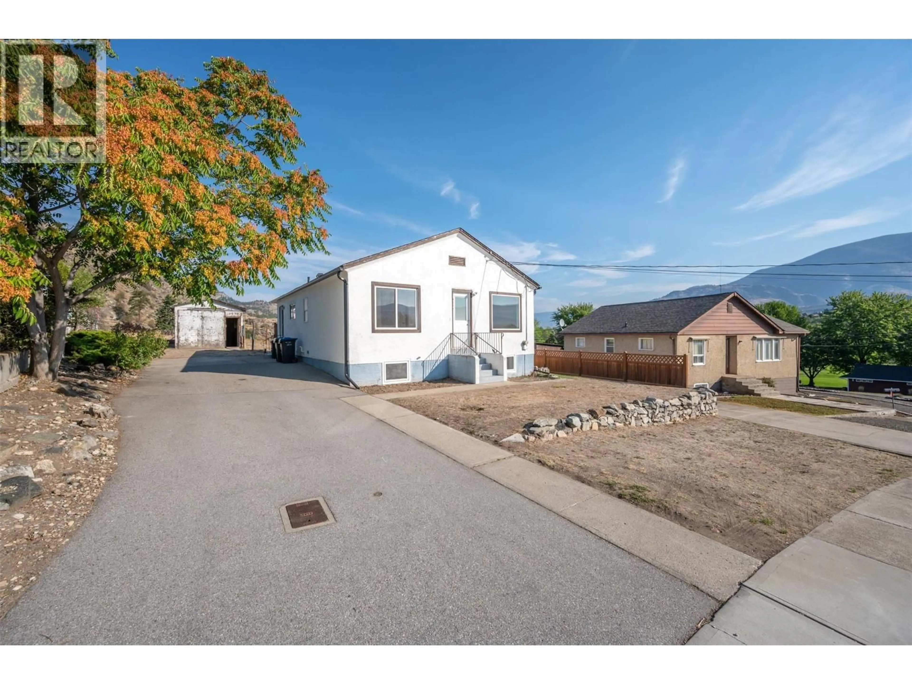 A pic from outside/outdoor area/front of a property/back of a property/a pic from drone, street for 6556 KOOTENAY STREET, Oliver British Columbia V0H1T0