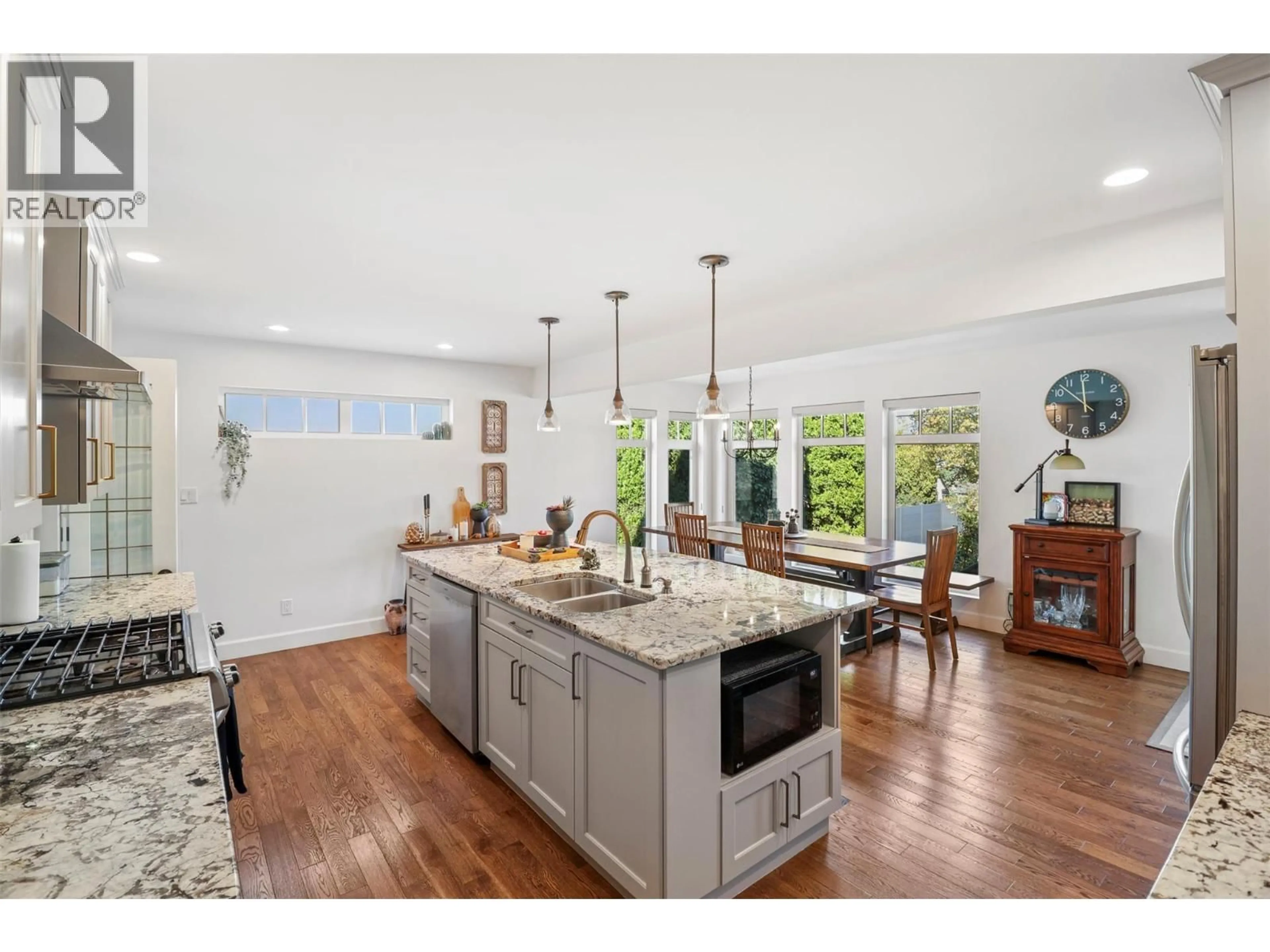 Open concept kitchen, ceramic/tile floor for 1060 PLEASANT STREET, Kamloops British Columbia V2C3B8