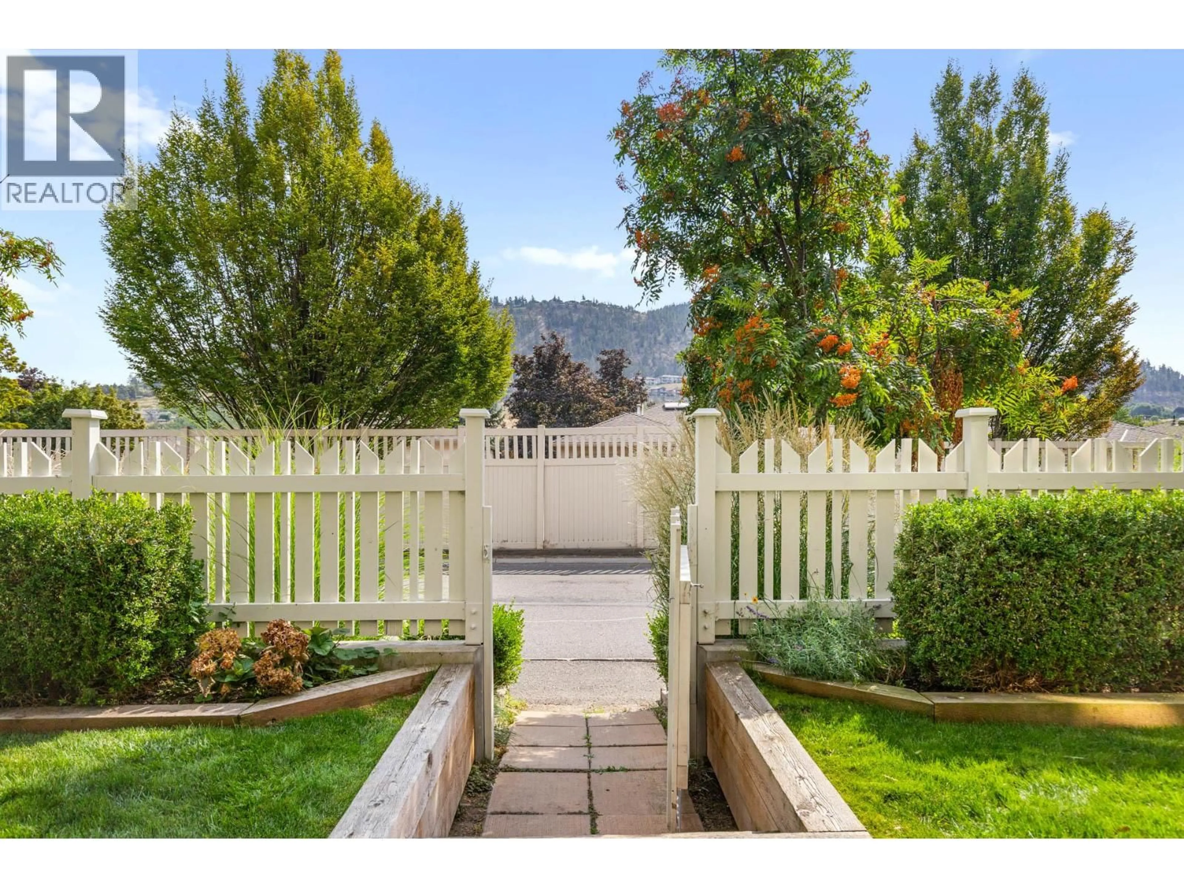 Unknown for 108 - 533 YATES ROAD, Kelowna British Columbia V1V2T7
