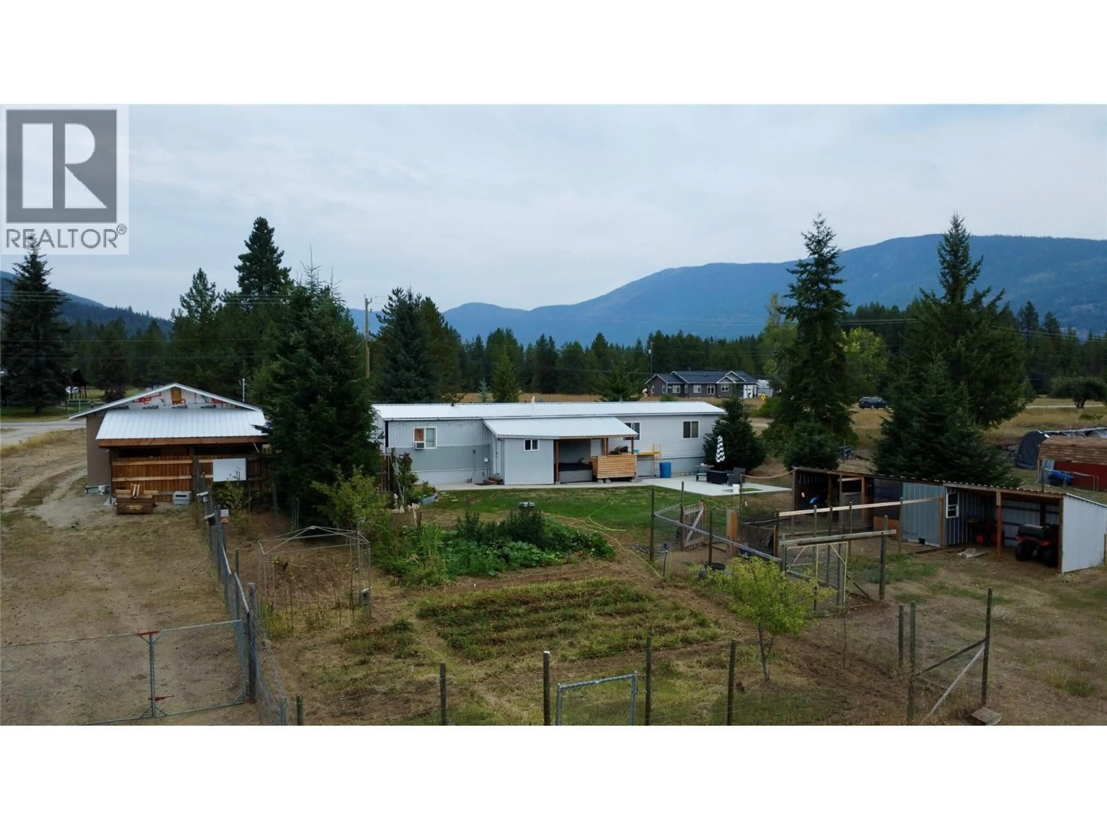 A pic from outside/outdoor area/front of a property/back of a property/a pic from drone, mountain view for 3754 KRESTOVA ROAD, Crescent Valley British Columbia V0G1H1