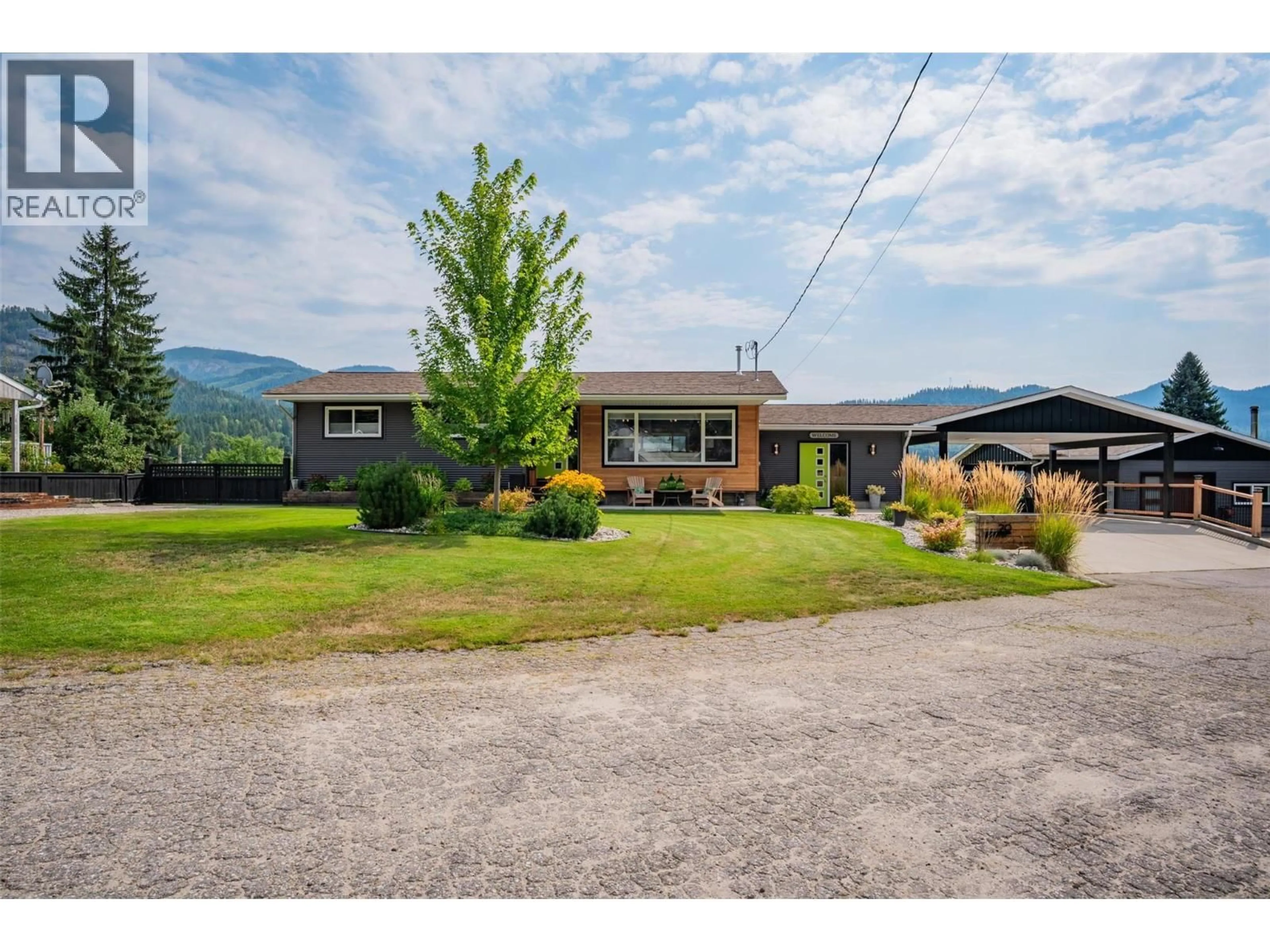 A pic from outside/outdoor area/front of a property/back of a property/a pic from drone, mountain view for 20 SHORT STREET, Fruitvale British Columbia V0G1L0