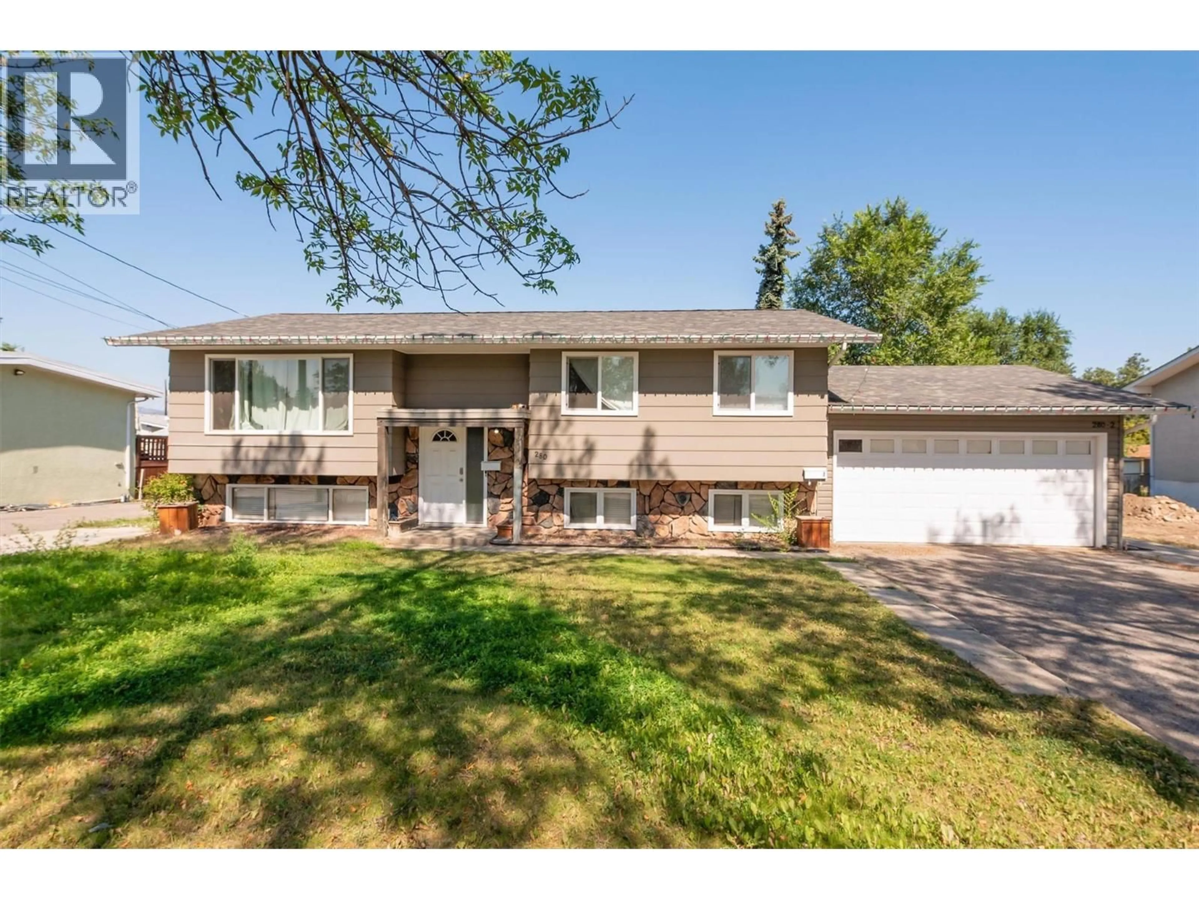Home with vinyl exterior material, street for 280 HOLBROOK ROAD WEST, Kelowna British Columbia V1W4S2