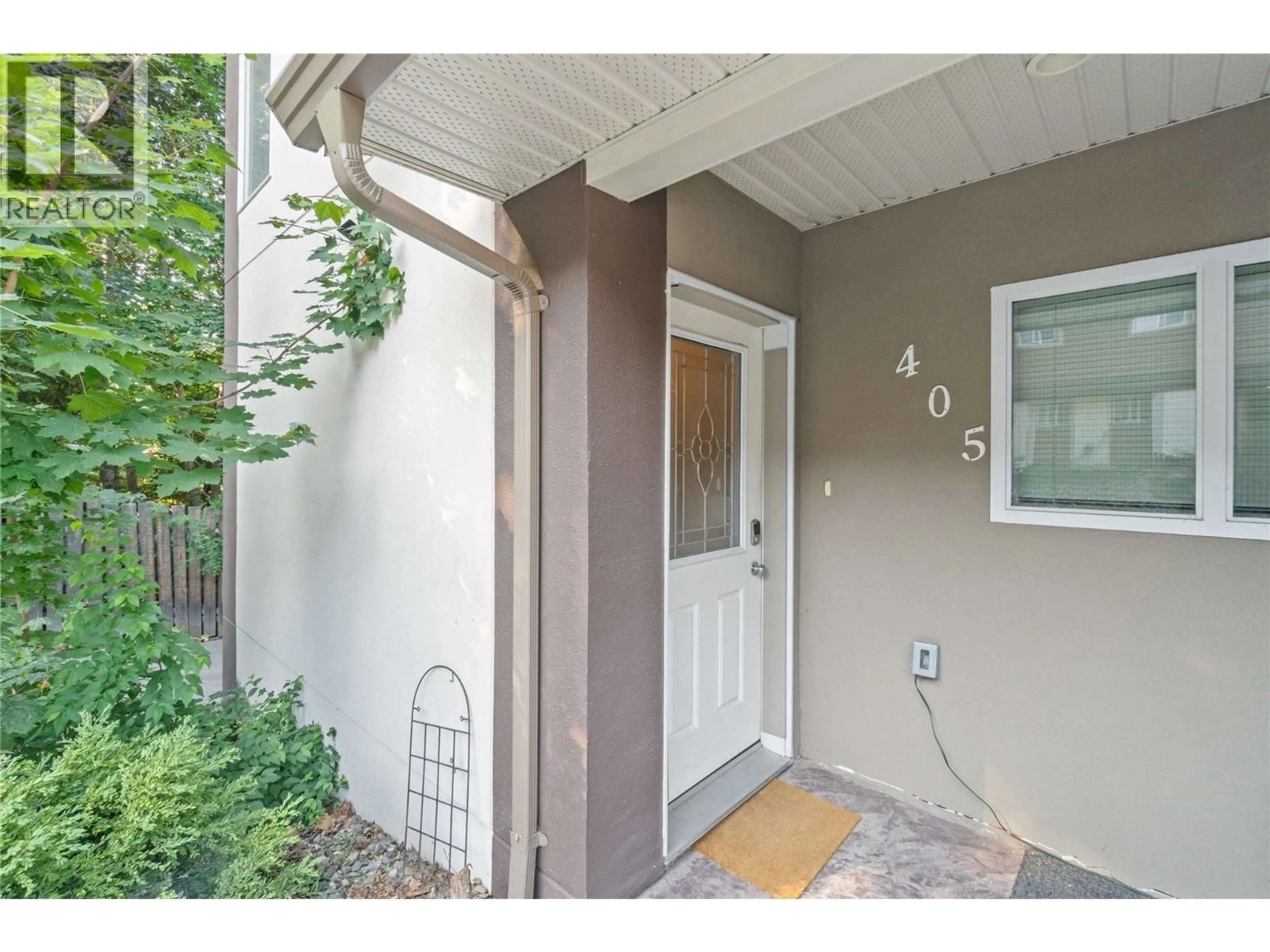 Indoor entryway for 405 - 1449 1 AVENUE NORTHEAST, Salmon Arm British Columbia V1E0C4