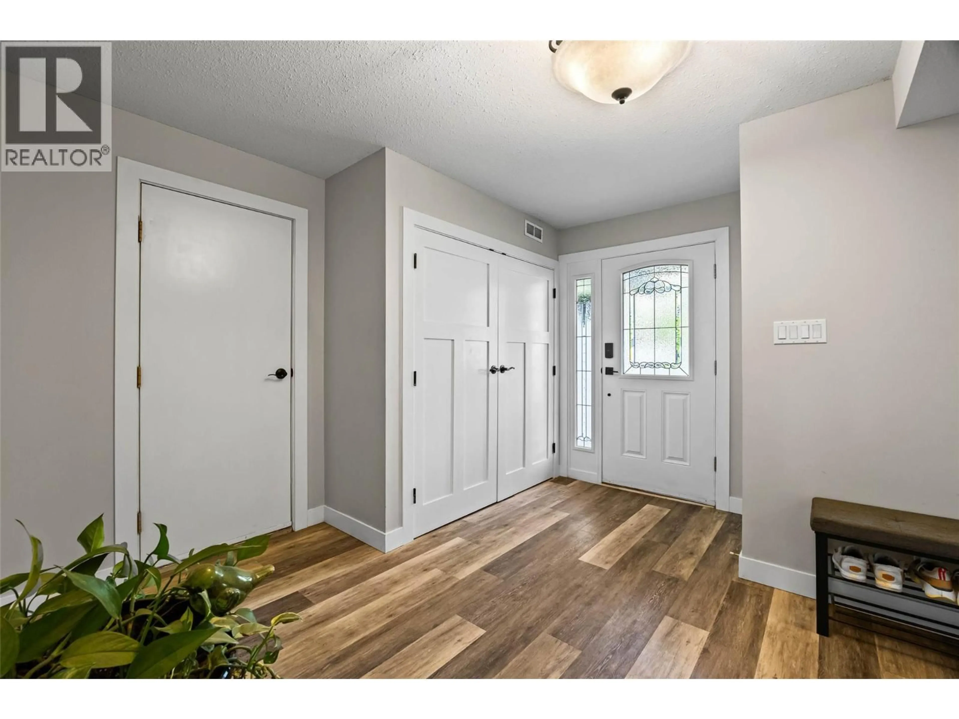 Indoor entryway for 4061 DAVIE ROAD, Kamloops British Columbia V2H1K8