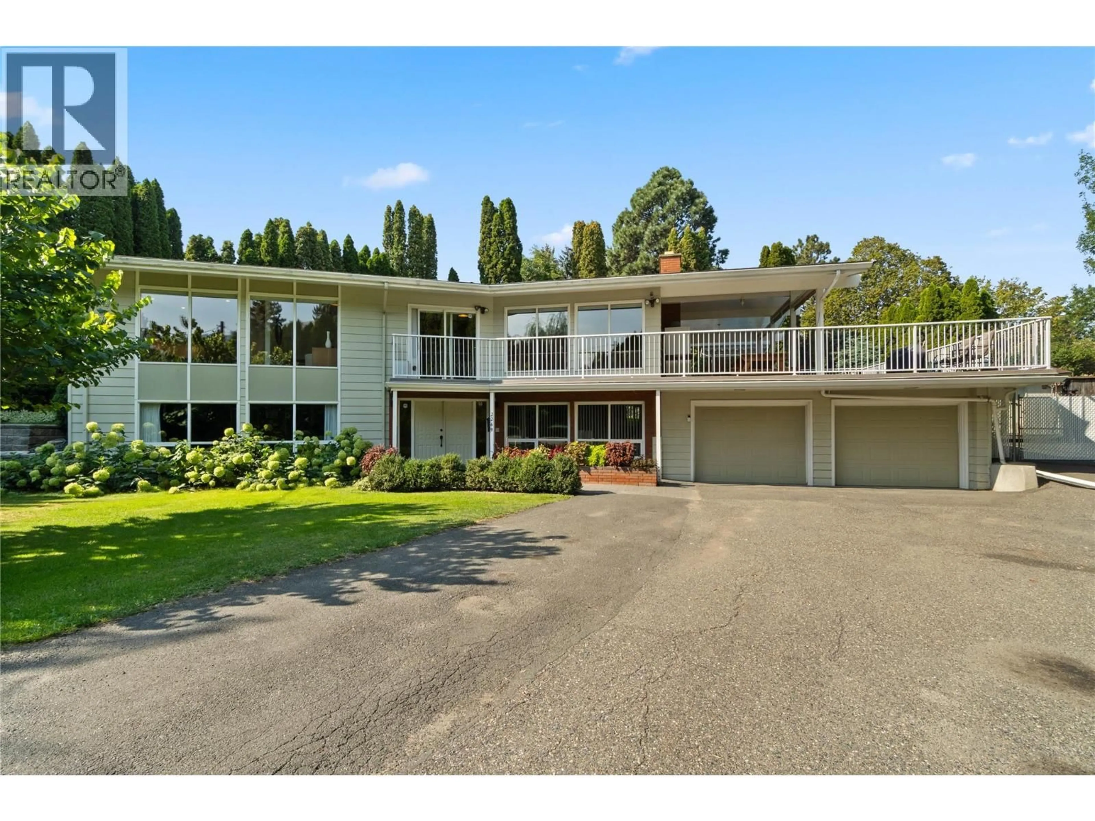 A pic from outside/outdoor area/front of a property/back of a property/a pic from drone, street for 2269 PARK DRIVE, Kamloops British Columbia V2C4P7