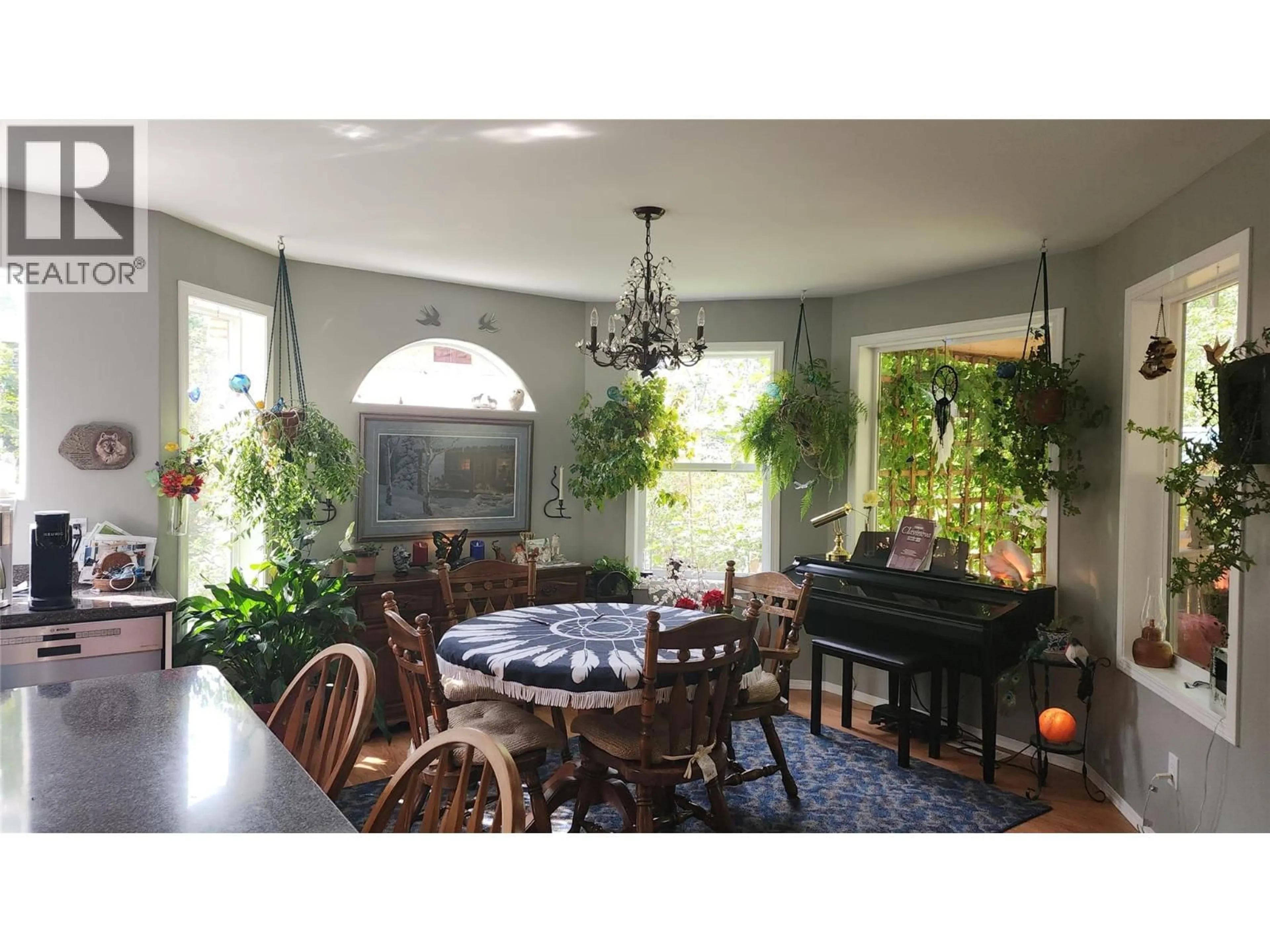 Dining room, unknown for 410 10TH AVENUE NORTHWEST, Nakusp British Columbia V0G1R0
