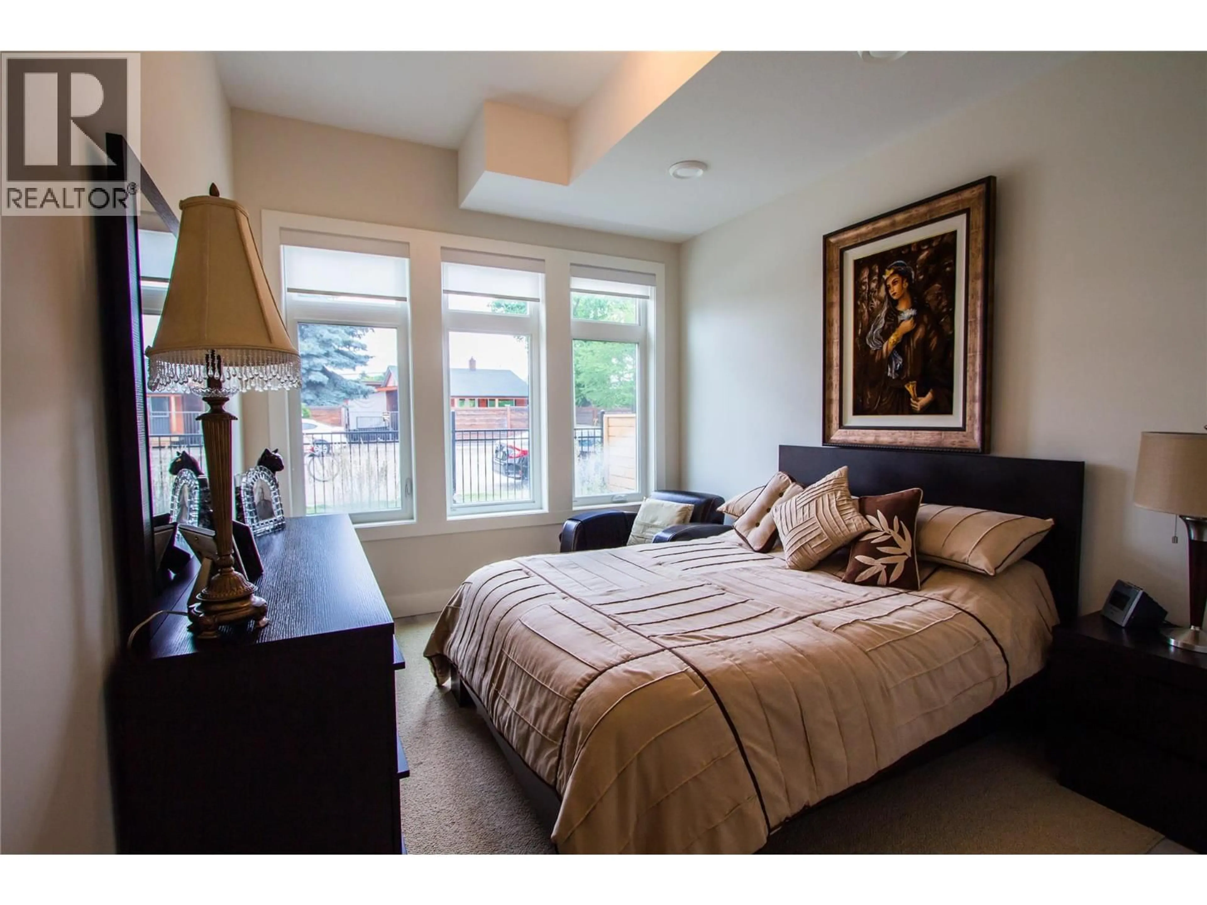 Bedroom with bed, unknown for 1286 ETHEL STREET, Kelowna British Columbia V1Y2W7