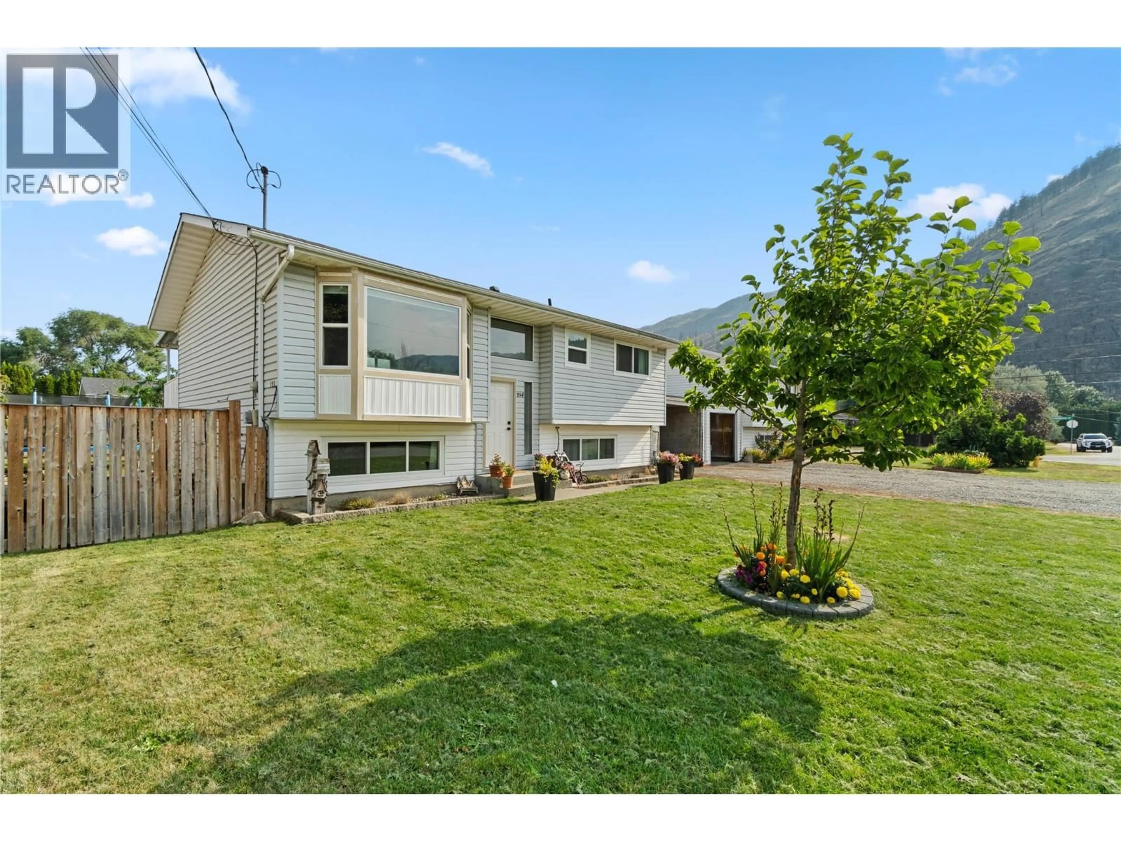 A pic from outside/outdoor area/front of a property/back of a property/a pic from drone, mountain view for 394 REIGHMOUNT DRIVE, Kamloops British Columbia V2H1M2