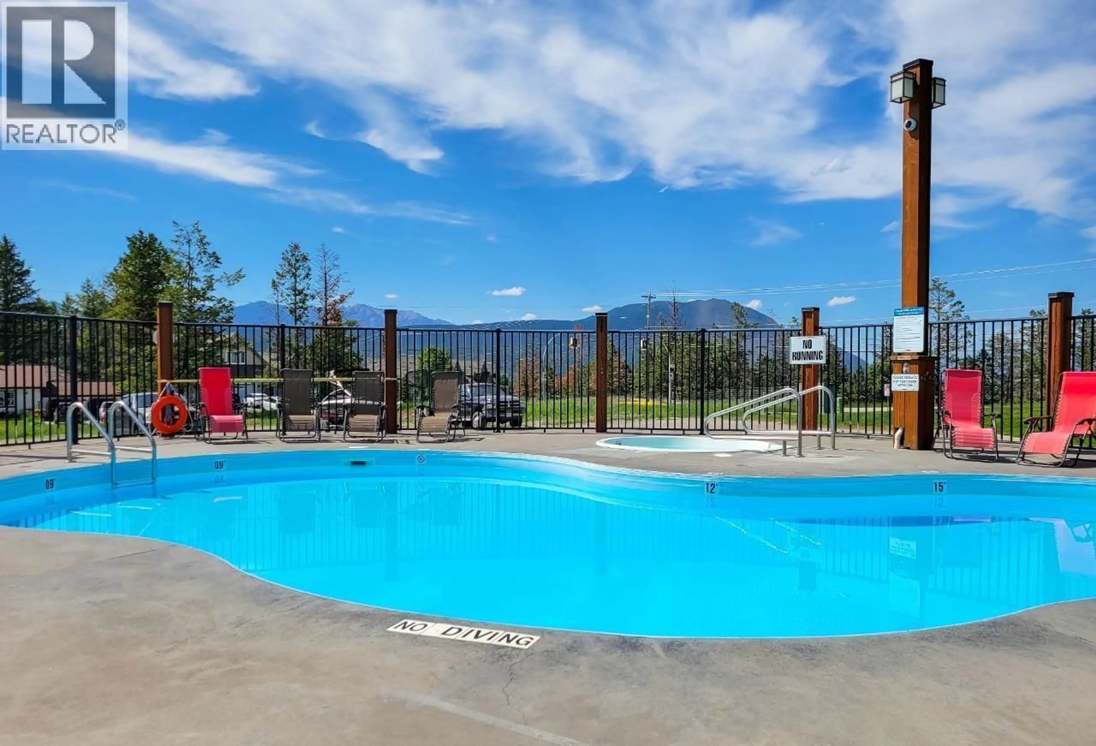 Pool for 1109 - 7495 COLUMBIA AVENUE, Radium Hot Springs British Columbia V0A1M0