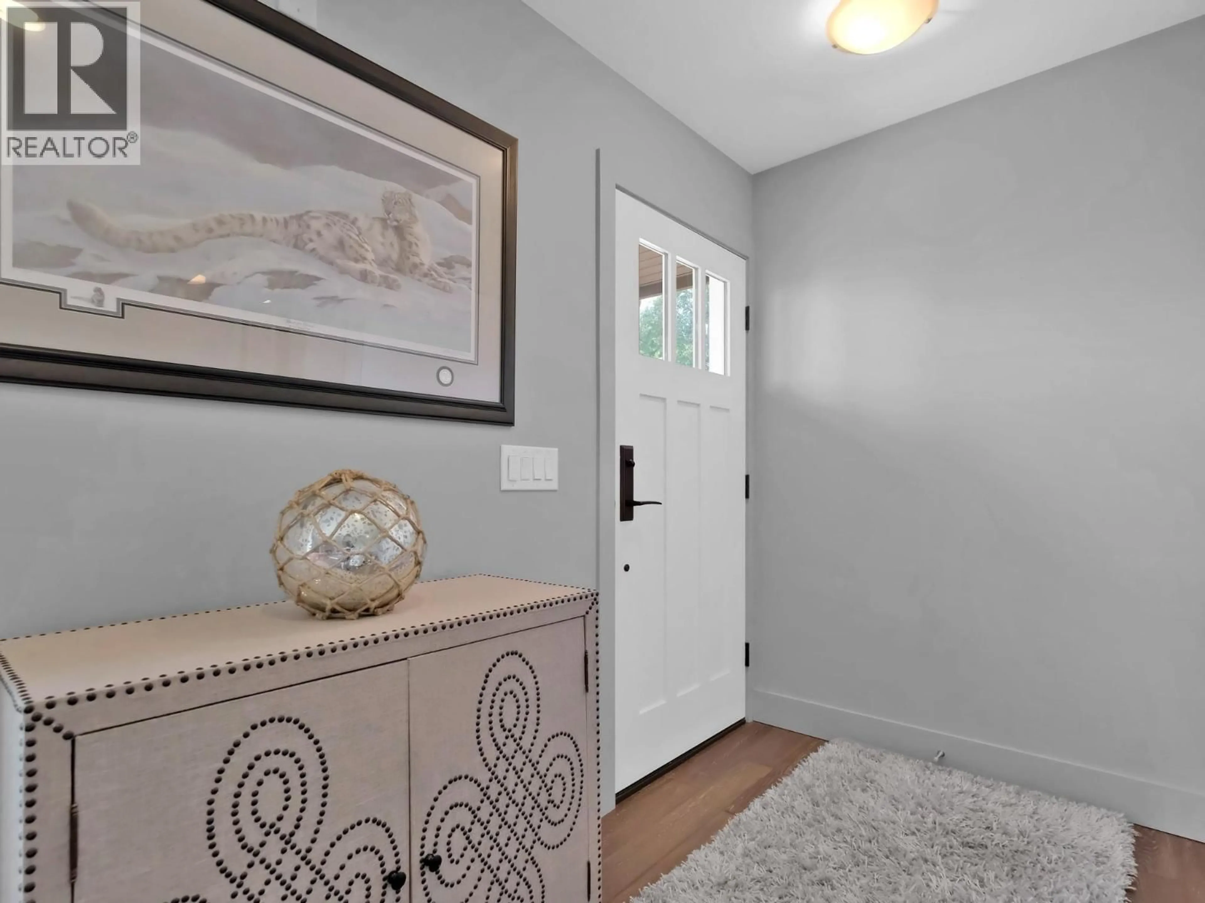 Indoor entryway for 6090 SOMERSET AVENUE, Peachland British Columbia V0H1X4