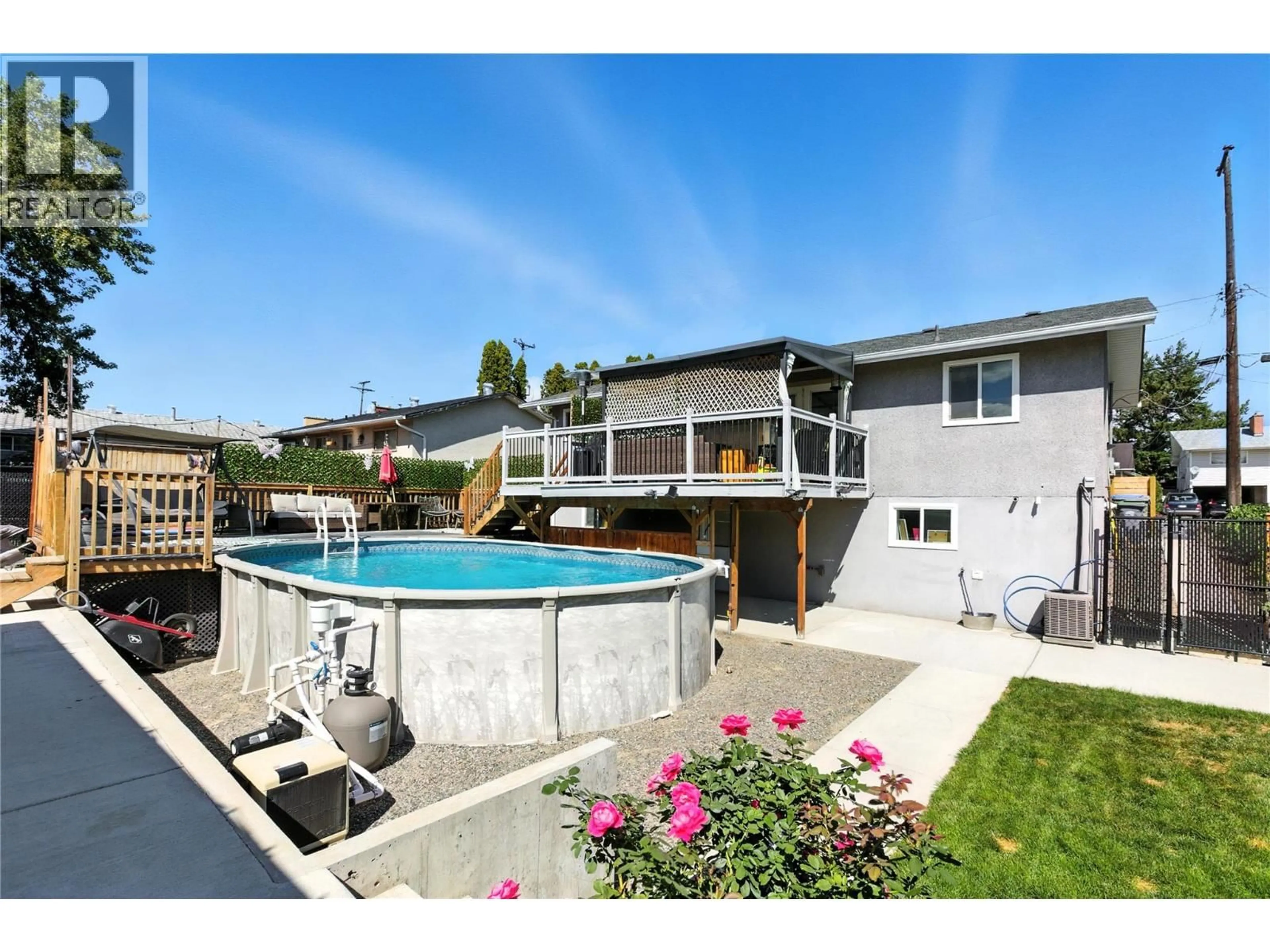Pool for 891 PEMBROKE AVENUE, Kamloops British Columbia V2B1Z2