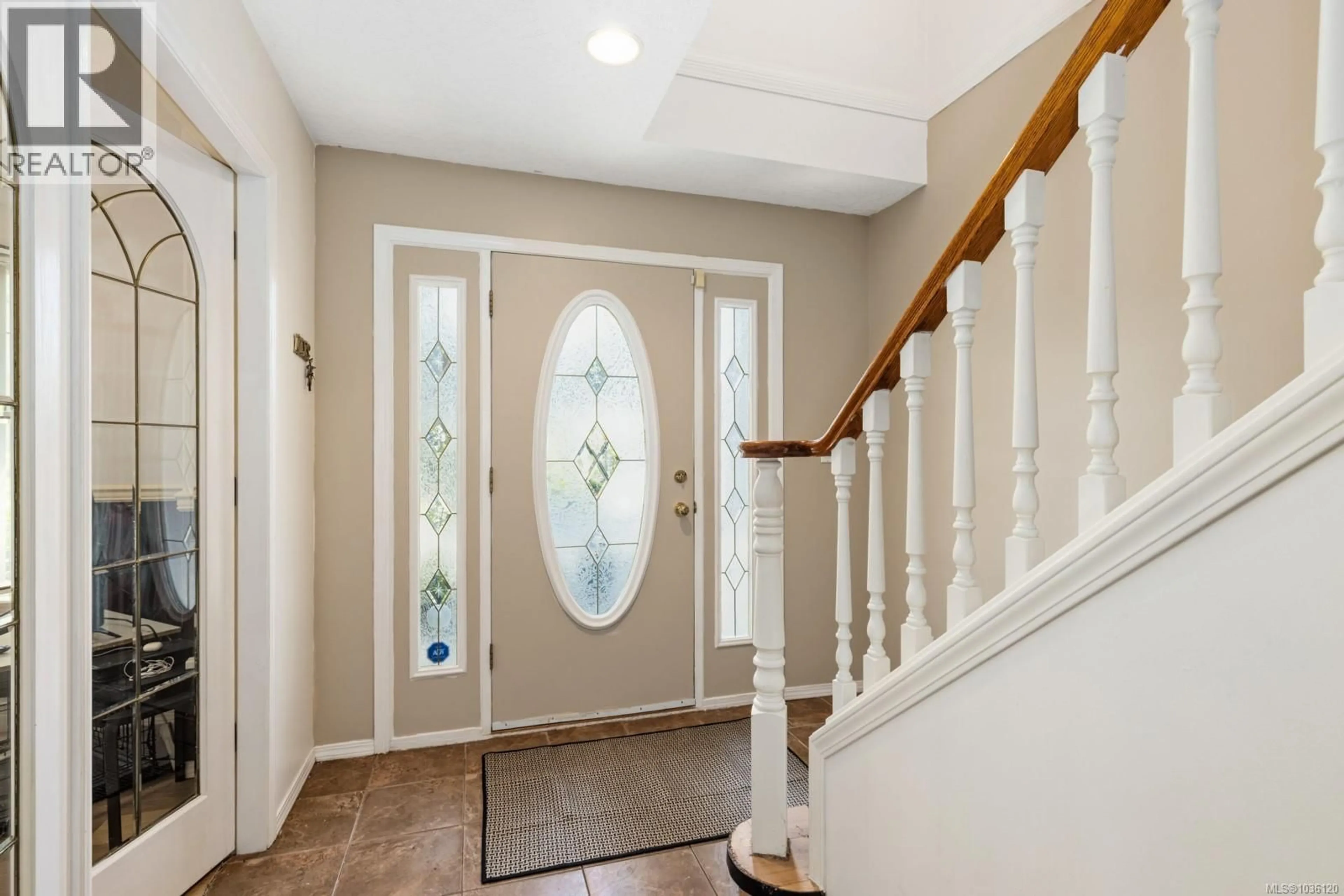 Indoor entryway for 2497 CAYMAN PLACE, Mill Bay British Columbia V0R2P1