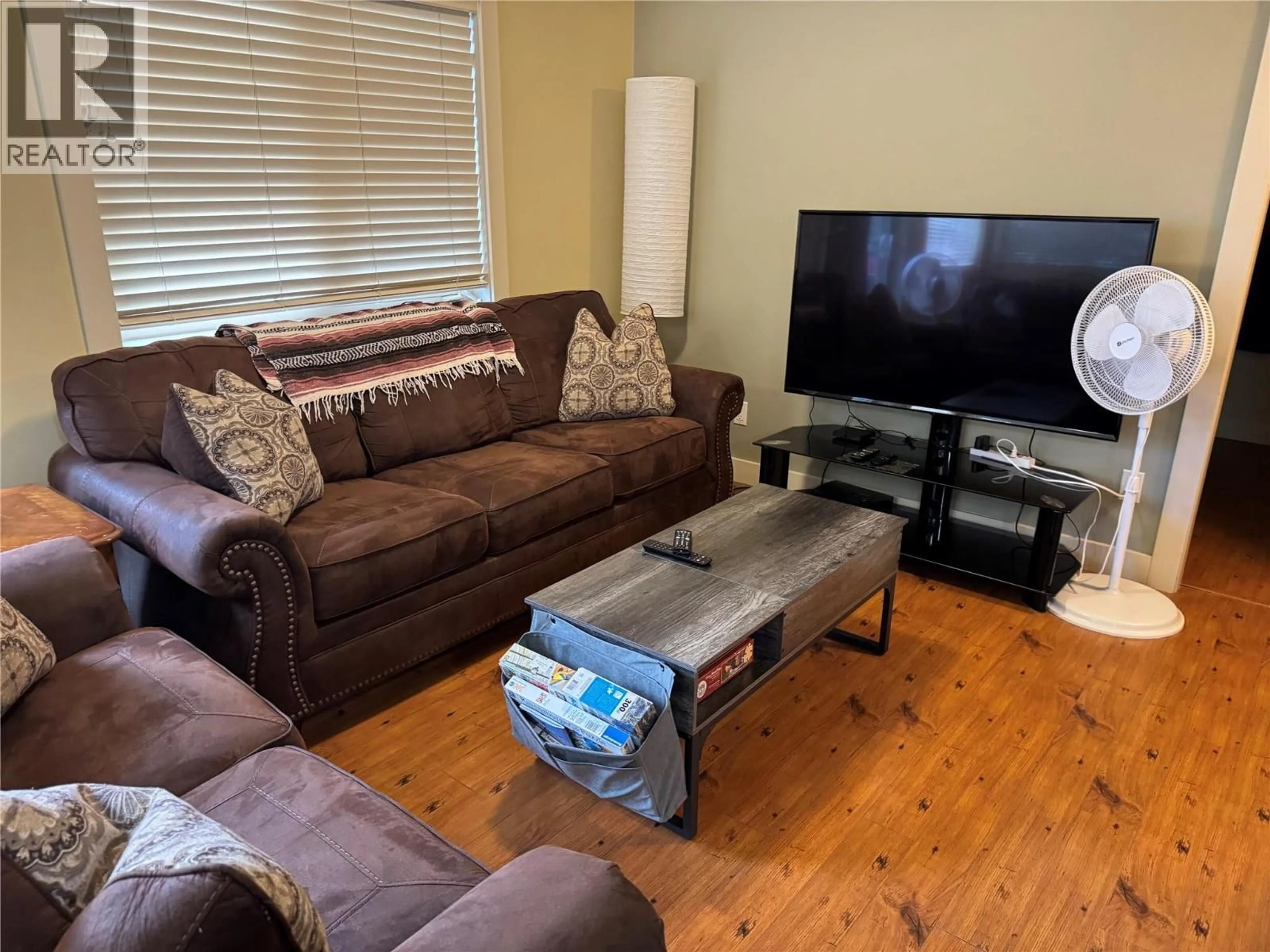 Living room with furniture, wood/laminate floor for 3 - 1338 KAUFMANN VIEW, Golden British Columbia V0A1H0