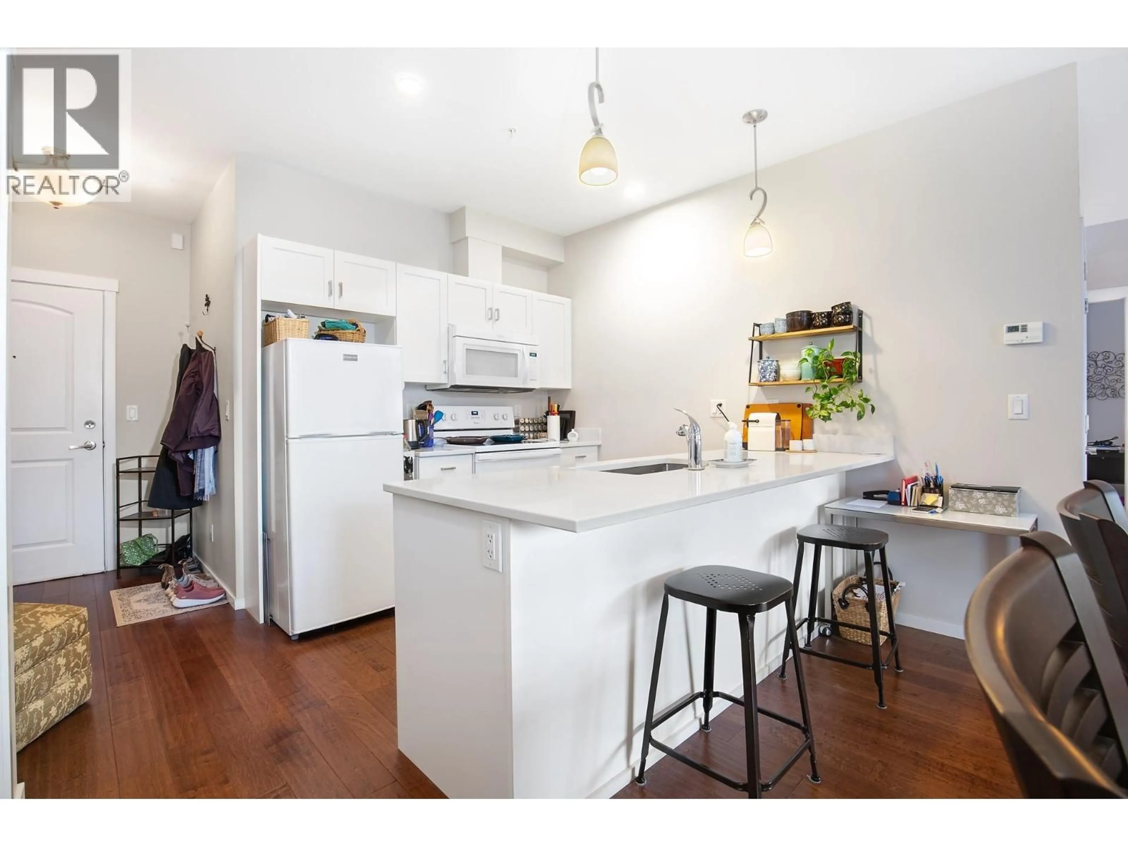 Open concept kitchen, unknown for 508 - 429 ST. PAUL STREET, Kamloops British Columbia V2C2J7
