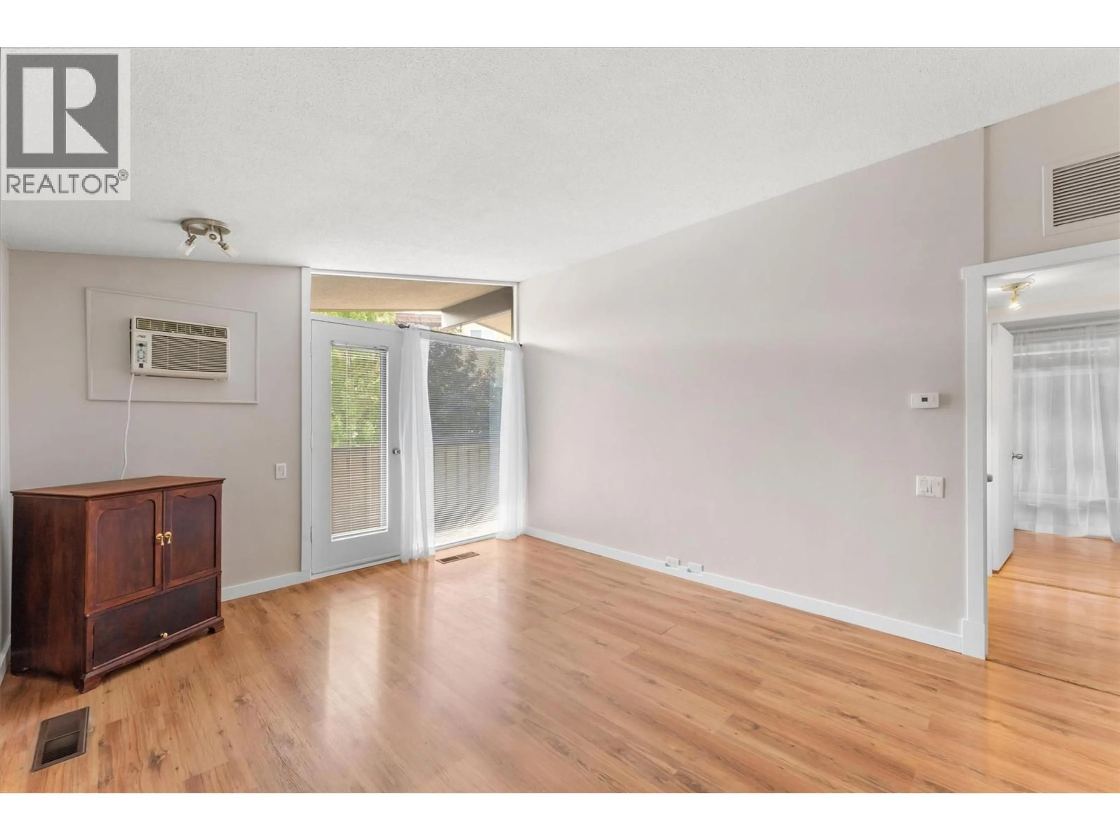 A pic of a room for 18 - 353 BOYCE CRESCENT, Kelowna British Columbia V1Y5Z7