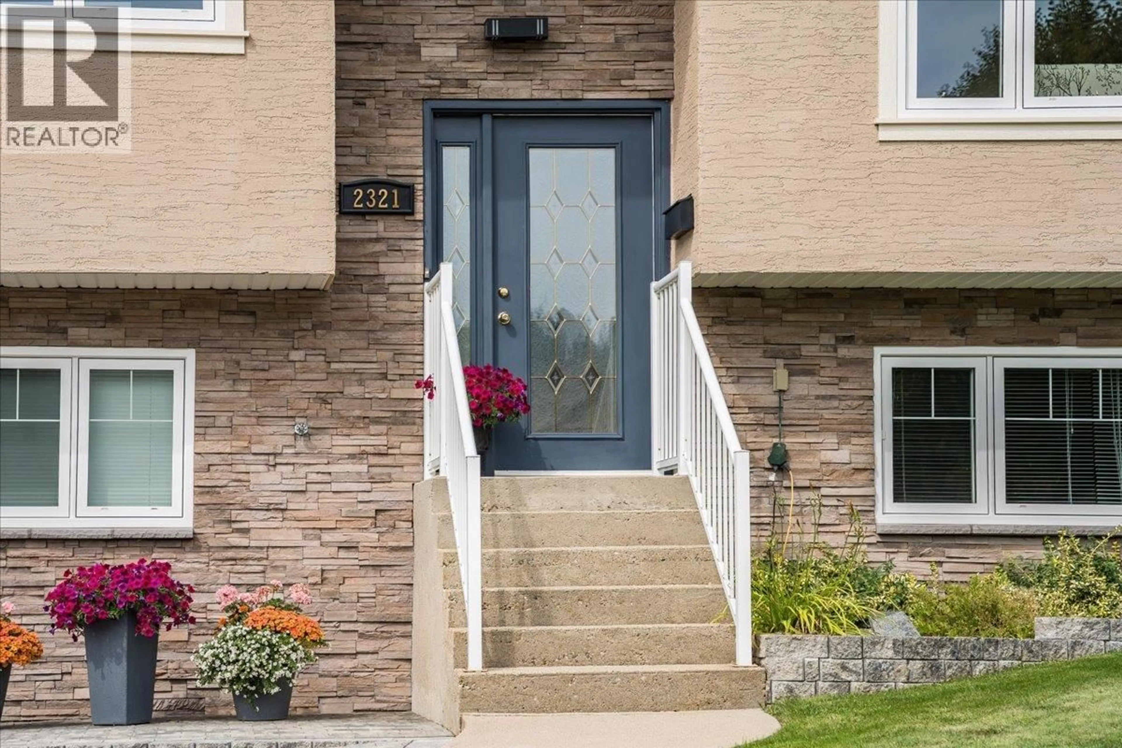Indoor entryway for 2321 MCBRIDE STREET, Trail British Columbia V1R3A6