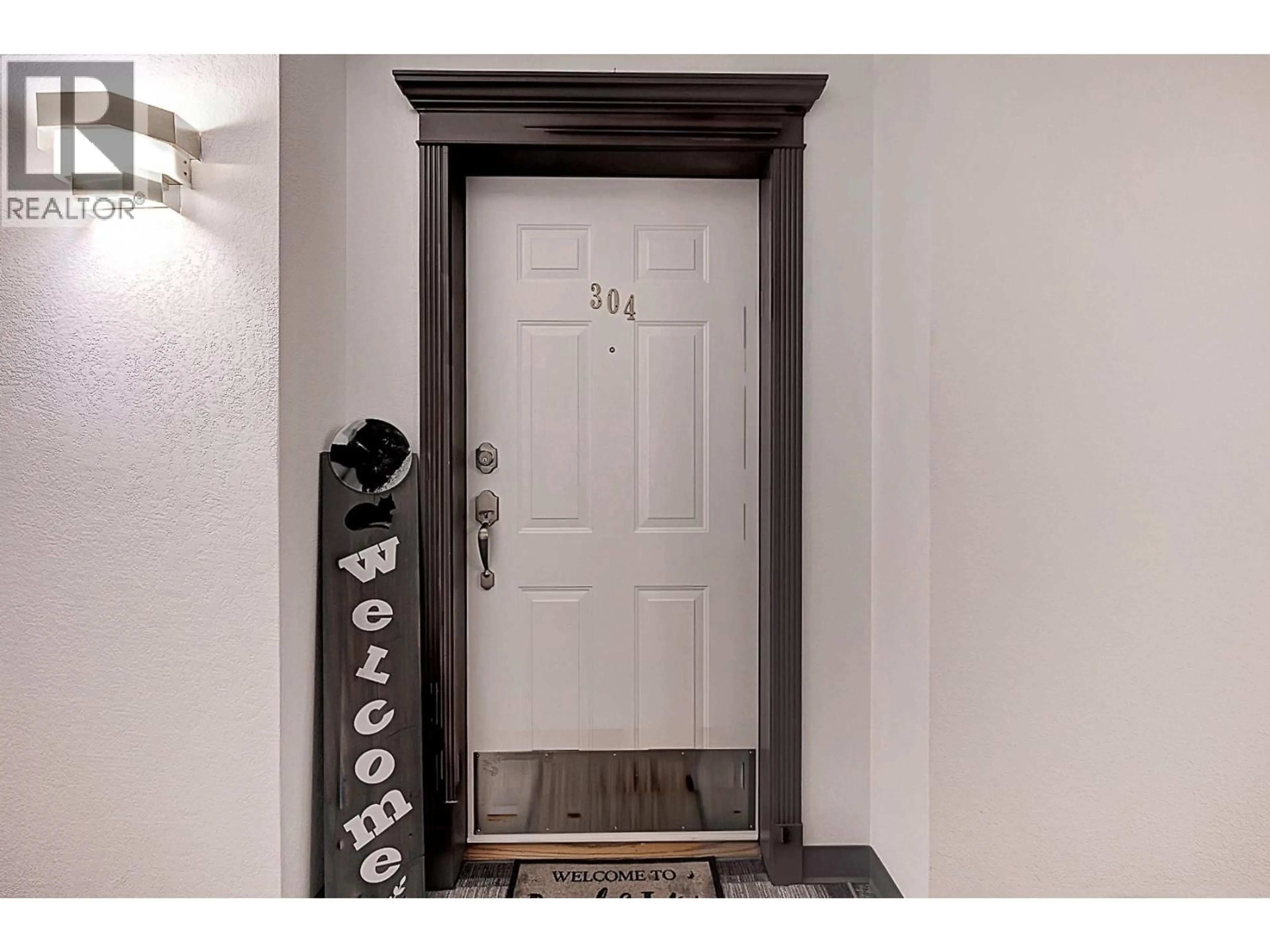 Indoor entryway for 304 - 200 HOLLYWOOD ROAD NORTH, Kelowna British Columbia V1X6Y9