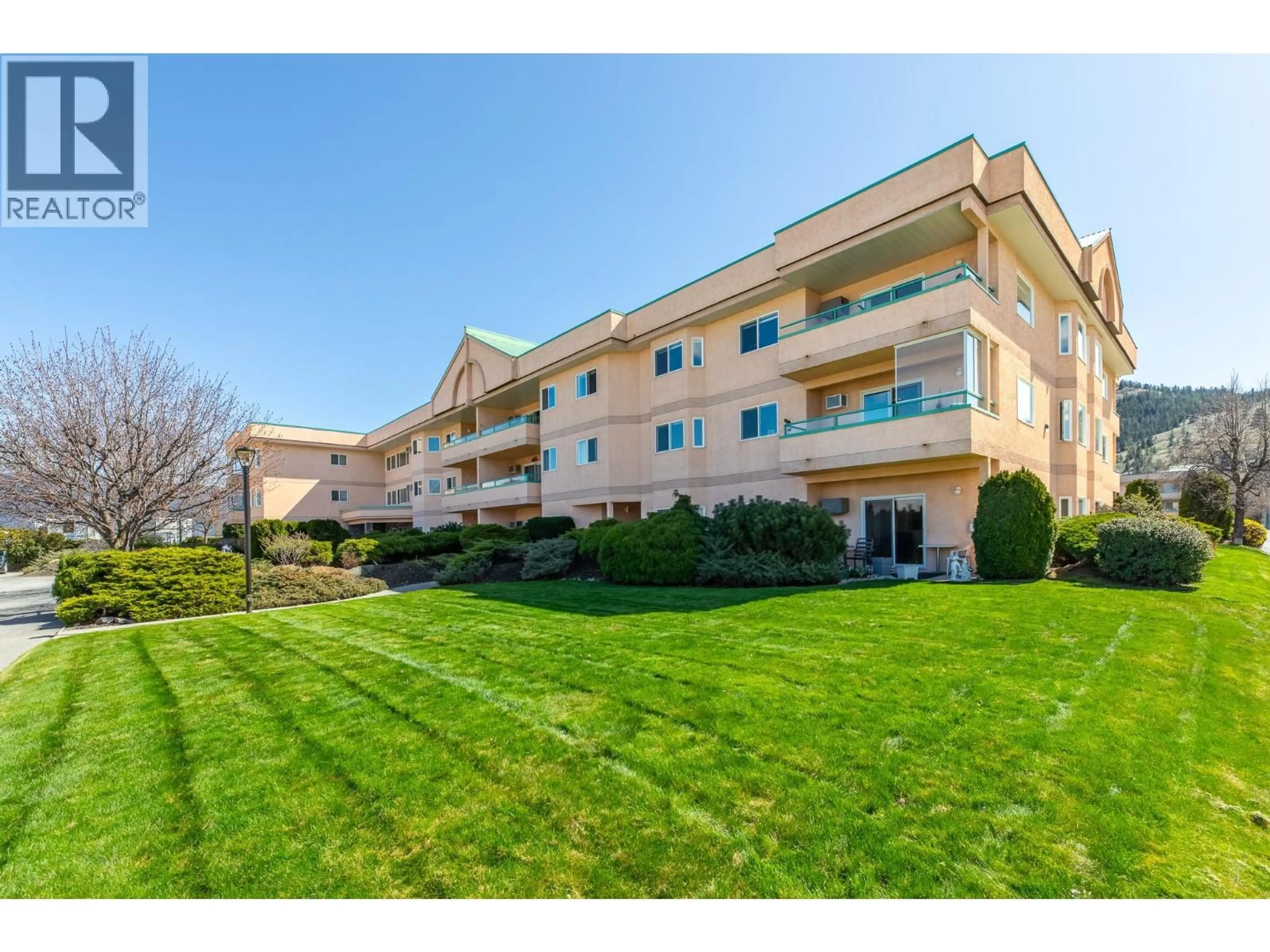 Patio, water/lake/river/ocean view for 305 - 8905 PINEO COURT, Summerland British Columbia V0H1Z5