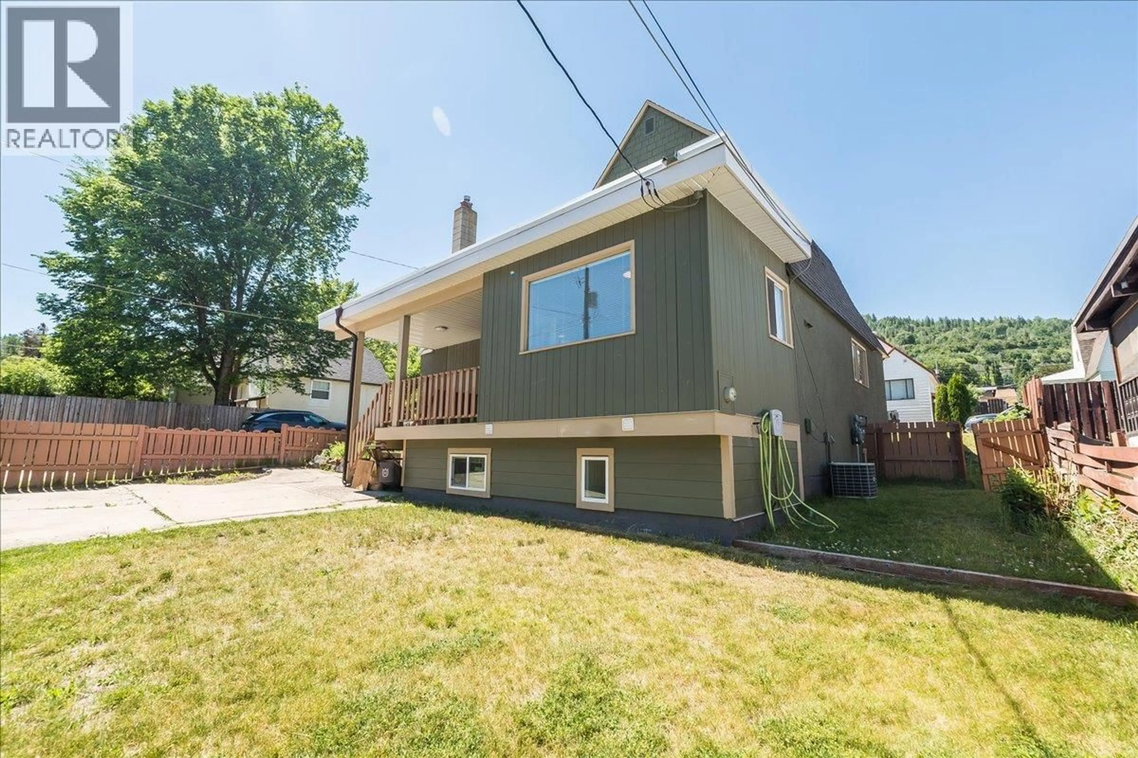 Home with vinyl exterior material, street for 798 KIPLING STREET, Warfield British Columbia V1R2A4