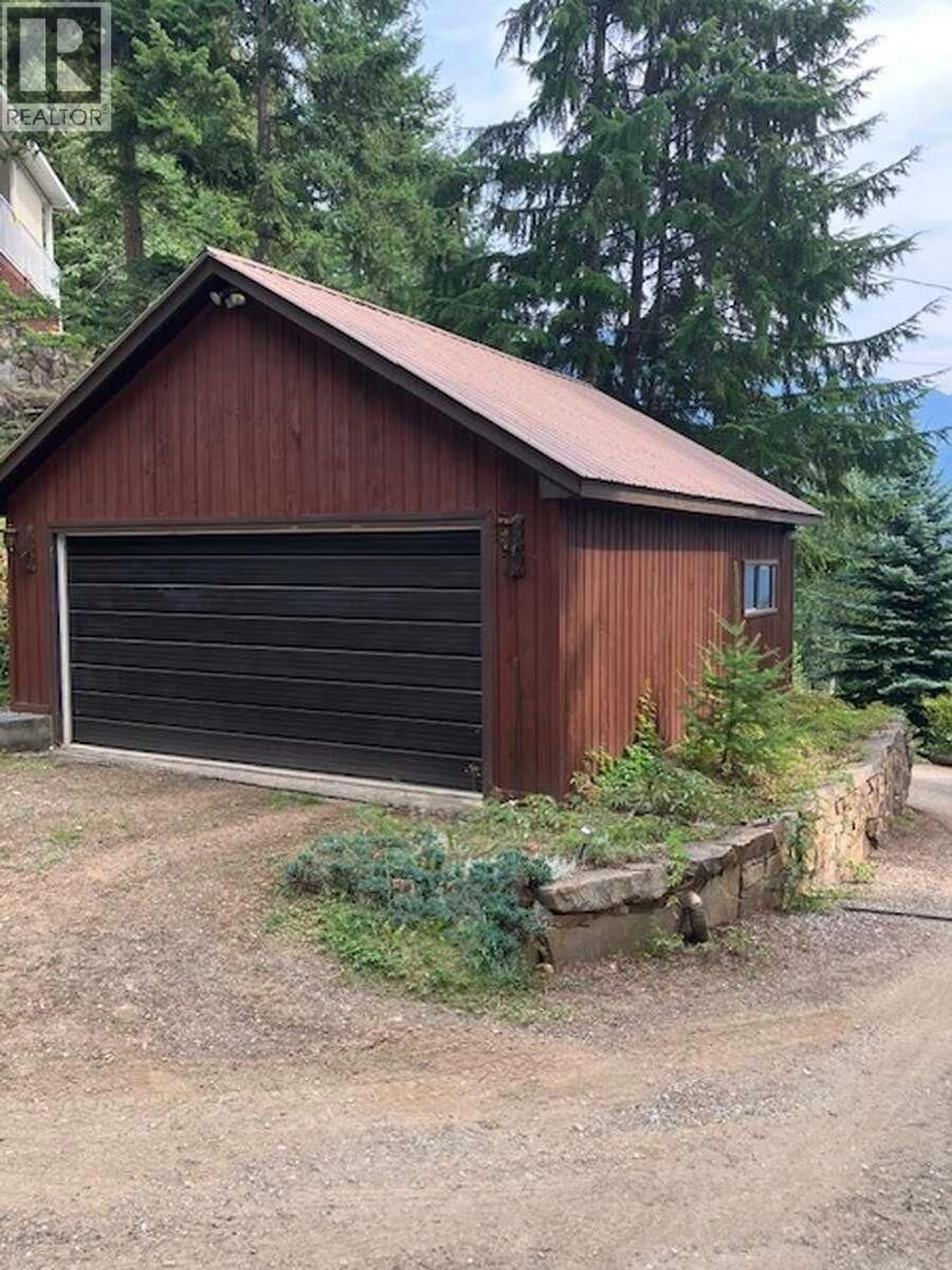 Indoor garage for 4241 WOODBURY VILLAGE ROAD, Kaslo British Columbia V0G1M0