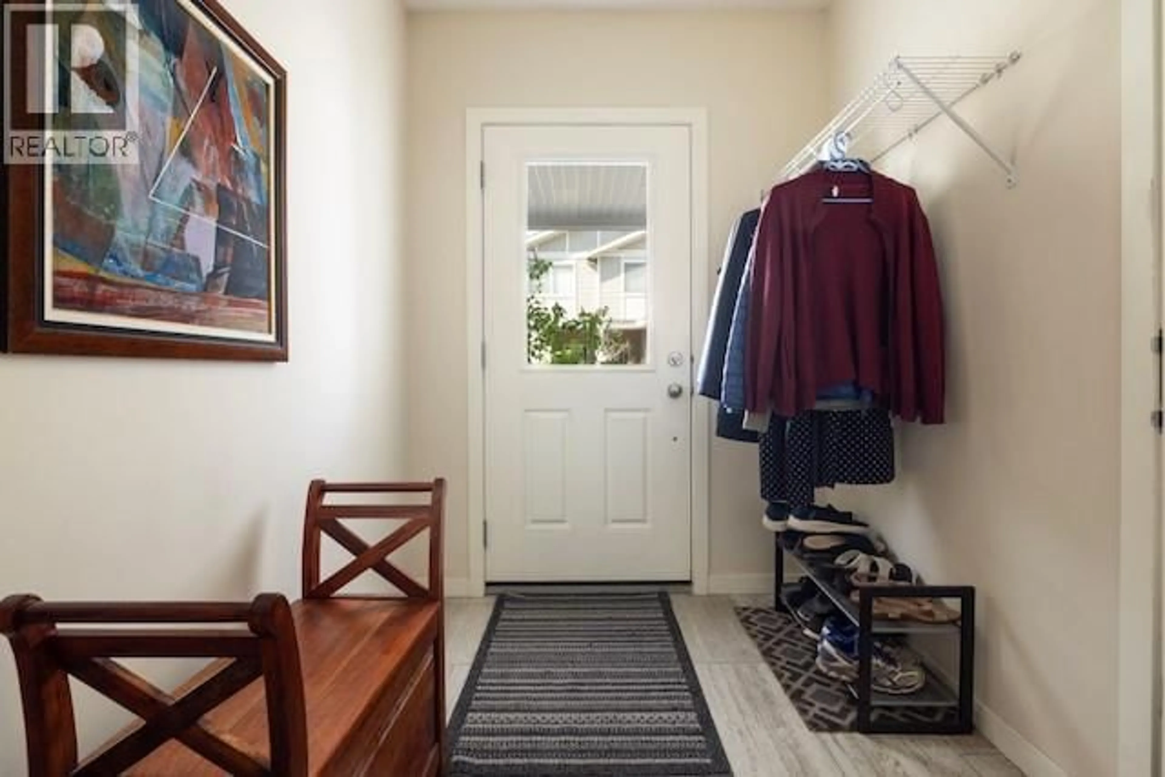 Indoor entryway for 14 - 4700 OKANAGAN AVENUE, Vernon British Columbia V1T9Y7