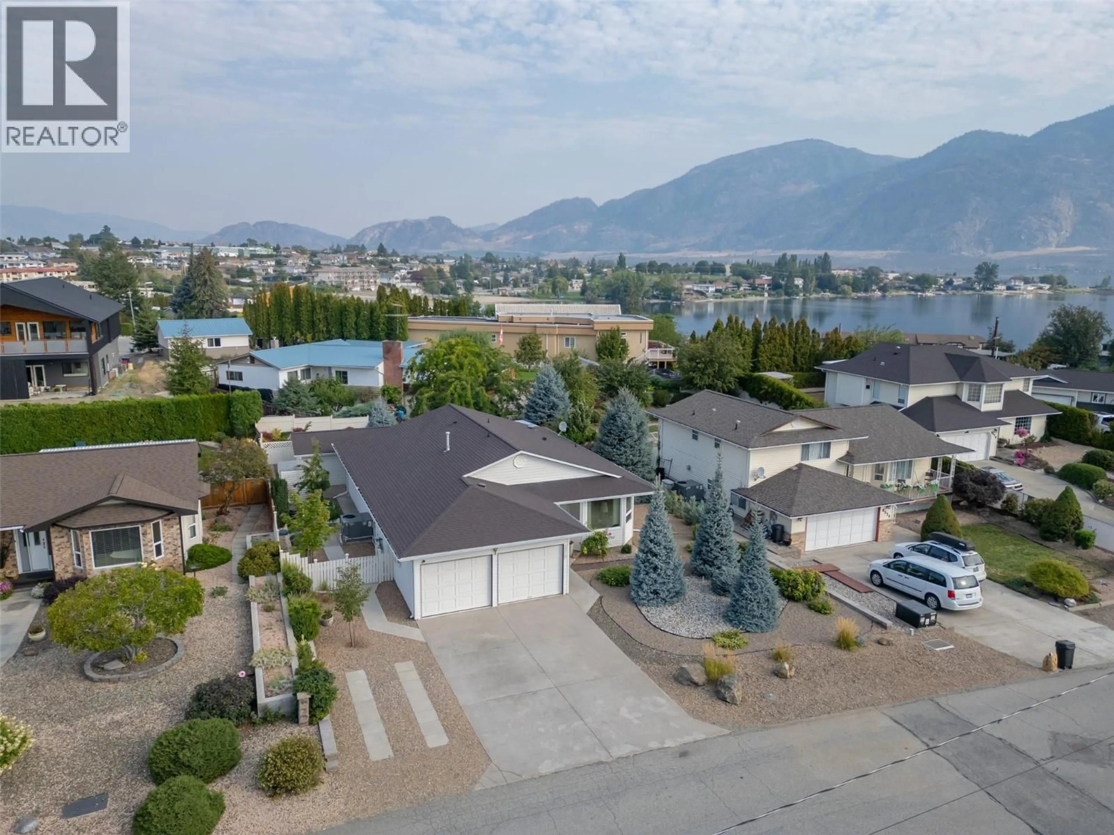 A pic from outside/outdoor area/front of a property/back of a property/a pic from drone, water/lake/river/ocean view for 8518 PRIMROSE LANE, Osoyoos British Columbia V0H1V1