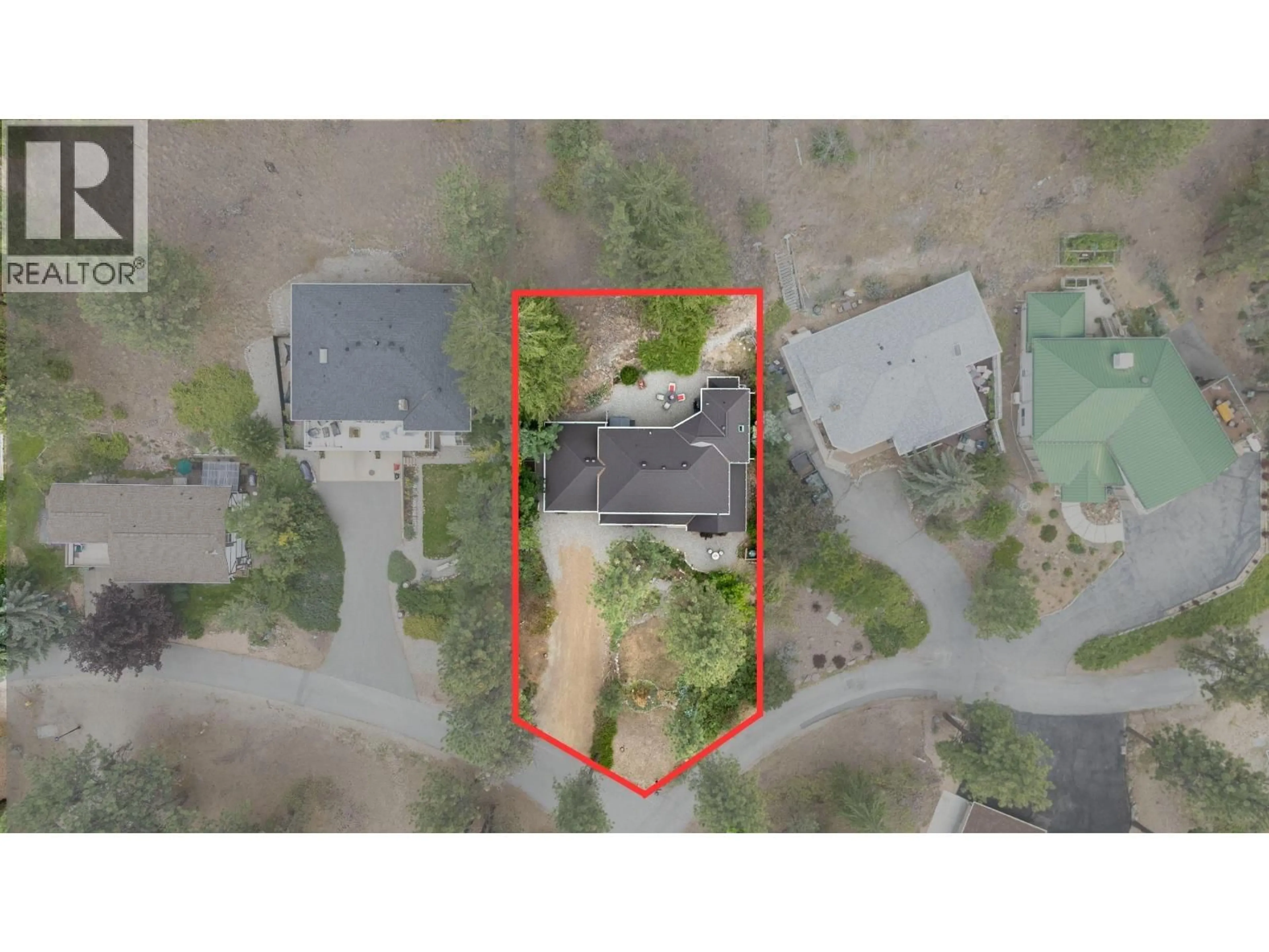 A pic from outside/outdoor area/front of a property/back of a property/a pic from drone, street for 115 PAR BOULEVARD, Kaleden British Columbia V0H1K0
