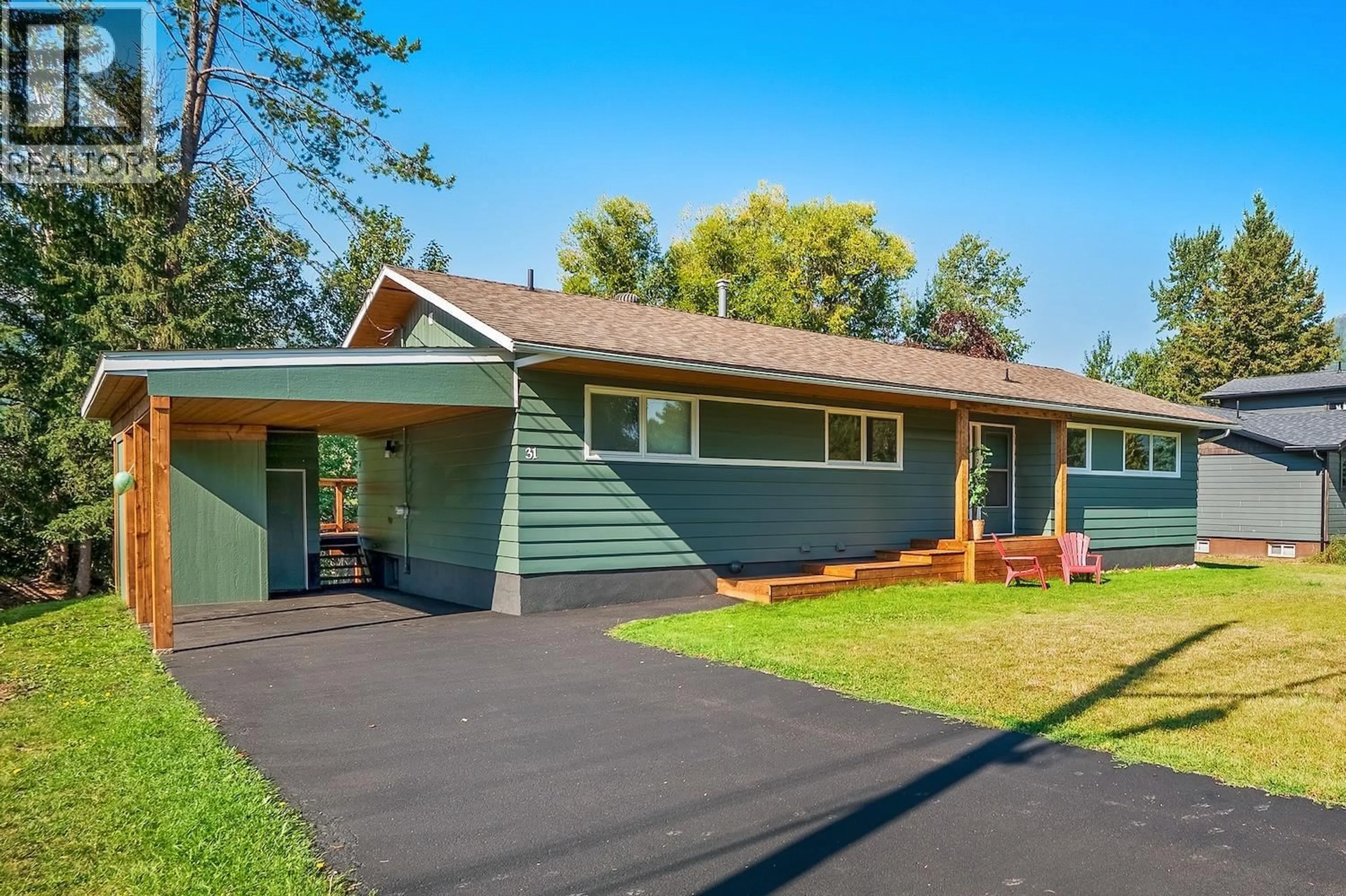 Home with vinyl exterior material, street for 31 ELKVIEW DRIVE, Fernie British Columbia V0B1M3
