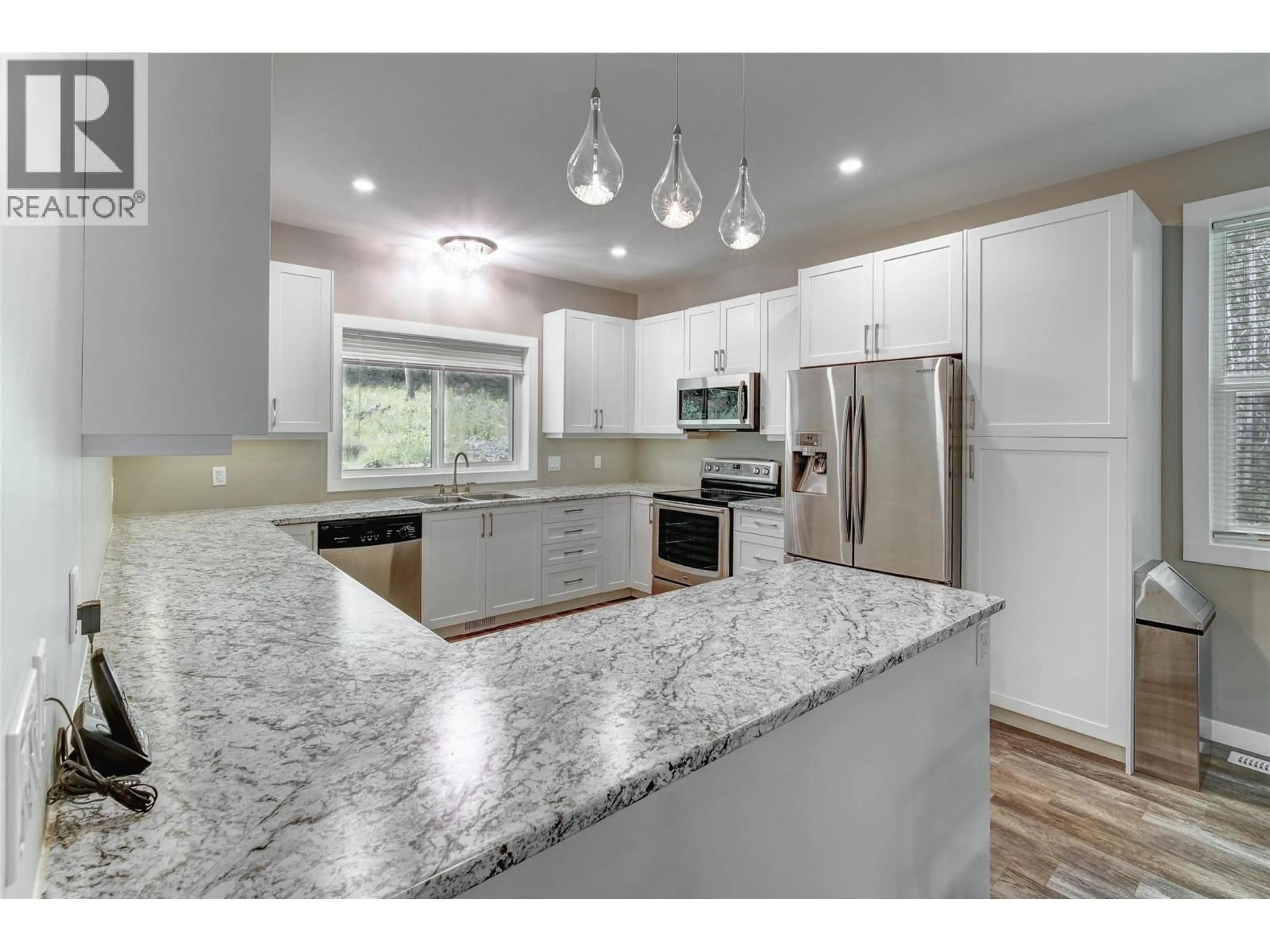 Open concept kitchen, unknown for 4820 33 HIGHWAY EAST, Beaverdell British Columbia V0H1A0