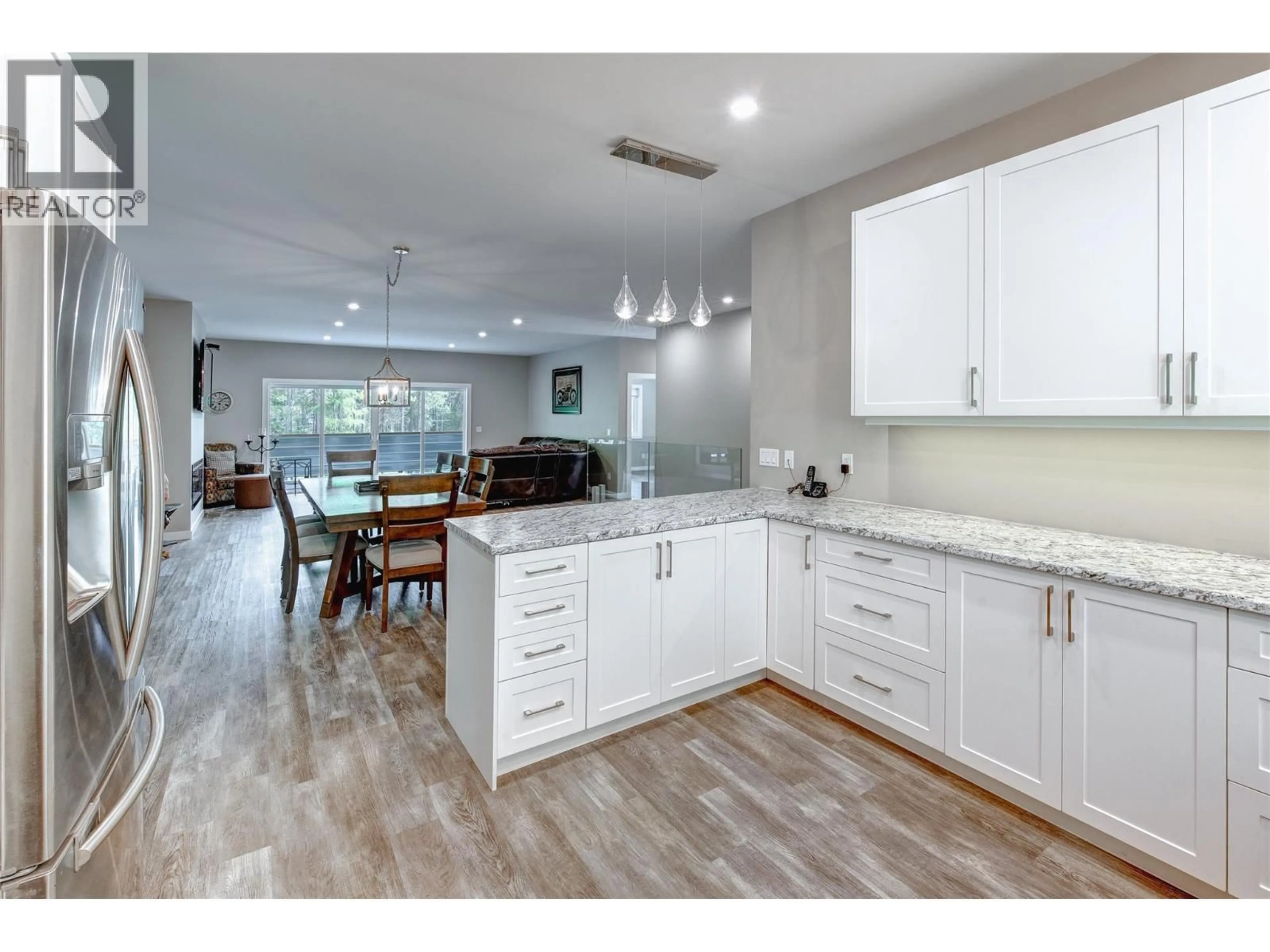 Open concept kitchen, unknown for 4820 33 HIGHWAY EAST, Beaverdell British Columbia V0H1A0