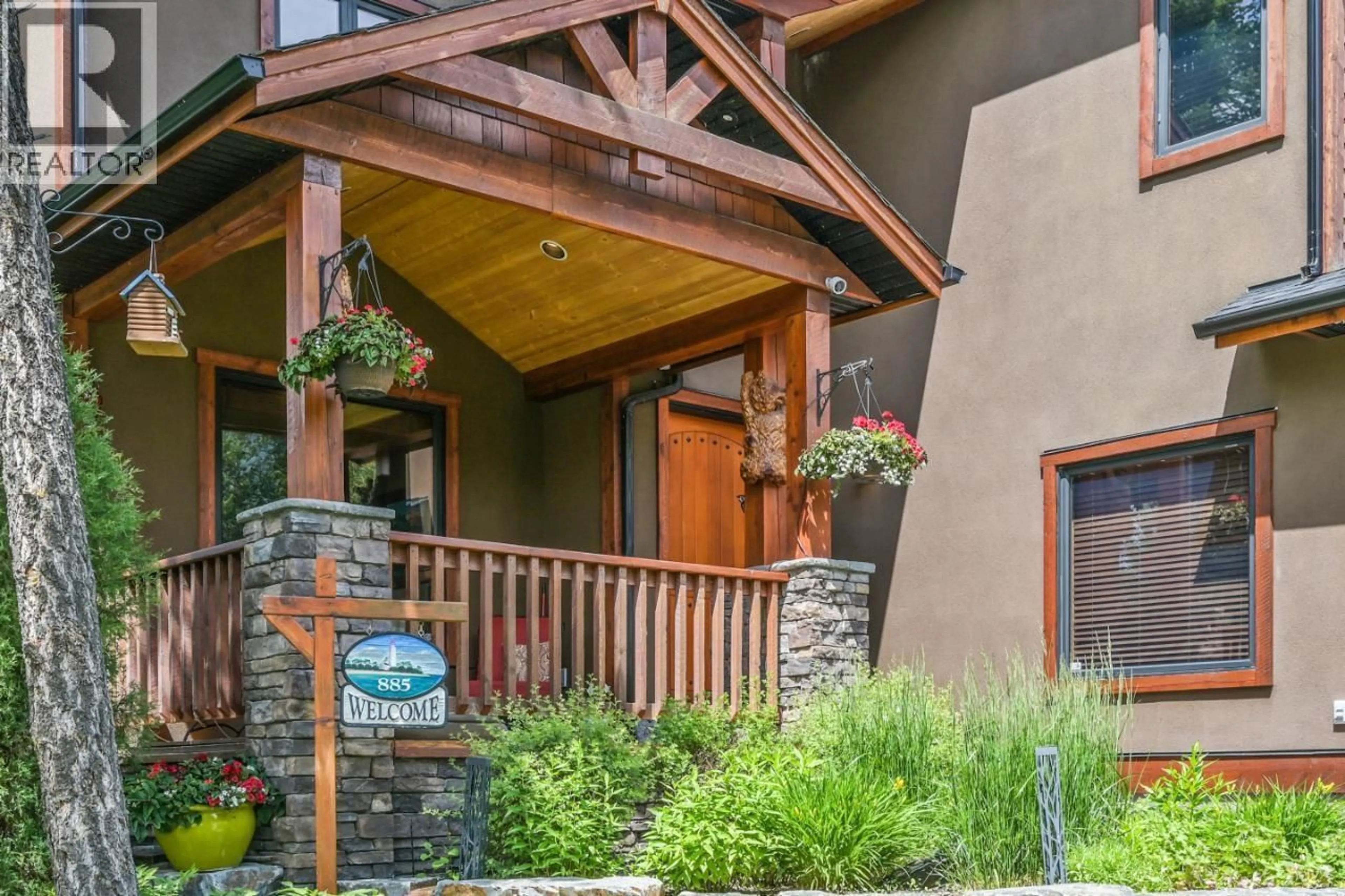 Indoor entryway for 885 COPPERVIEW CLOSE, Windermere British Columbia V0A1K3